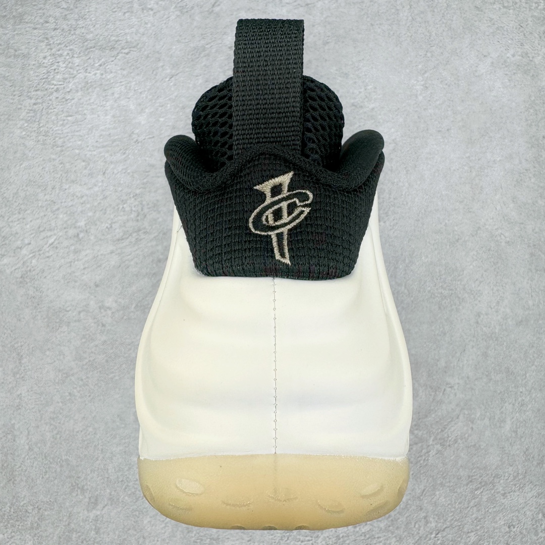 图片[8]-＃纯原特价福利 NK Air Foamposite Pro 奶油喷 FD5855-002 莞产原底面 公司渠道同模具 鞋型发泡360度无死角 双层Zoom气垫植入 中底完美注胶 搭载原厂碳纤维材质 诞生于1997年的NK Air Foamposite系列可以说是整个球鞋历史上最为经典的系列之一 也就是我们常说的“喷”和“泡” 其中“喷”由Foamposite One代言人Penny的英文音译而来 而“泡”则来源于另一款鞋型 Foamposite Pro中\\\”pro\\\”的音译 在诞生初期 由于高昂的造价以及超前的外形 Foamposite系列的反对者不在少数 甚至有人认为这款鞋会毁掉整个球鞋行业 但事实证明这双灵感来自于甲虫 自带“黑科技”鞋面以及双层Zoom+大块碳板的太空球鞋不仅受到了大众的接受与追捧 并且成功的影响了篮球鞋的发展 尺码：38.5 39 40 40.5 41 42 42.5 43 44 44.5 45 46-选品中心