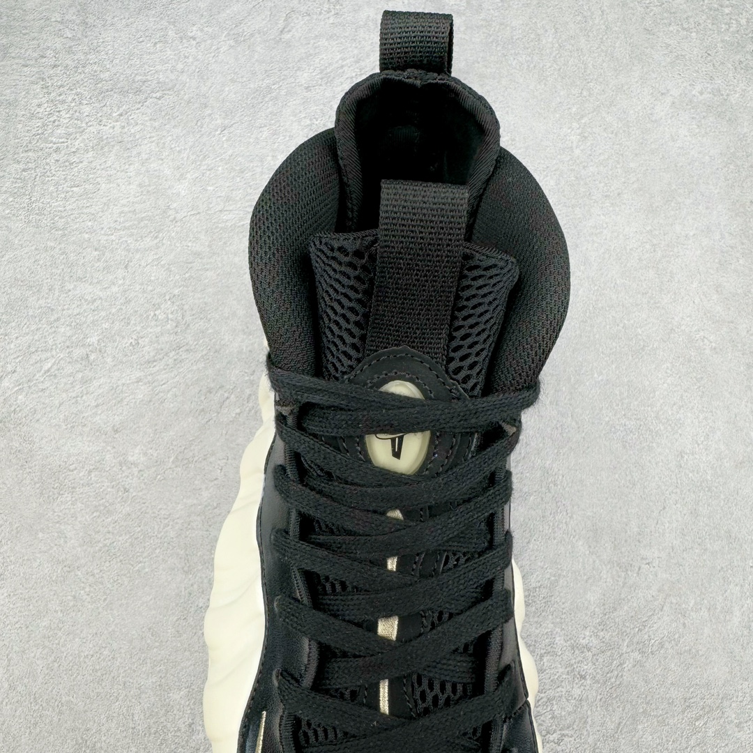 图片[5]-＃纯原特价福利 NK Air Foamposite Pro 奶油喷 FD5855-002 莞产原底面 公司渠道同模具 鞋型发泡360度无死角 双层Zoom气垫植入 中底完美注胶 搭载原厂碳纤维材质 诞生于1997年的NK Air Foamposite系列可以说是整个球鞋历史上最为经典的系列之一 也就是我们常说的“喷”和“泡” 其中“喷”由Foamposite One代言人Penny的英文音译而来 而“泡”则来源于另一款鞋型 Foamposite Pro中\\\”pro\\\”的音译 在诞生初期 由于高昂的造价以及超前的外形 Foamposite系列的反对者不在少数 甚至有人认为这款鞋会毁掉整个球鞋行业 但事实证明这双灵感来自于甲虫 自带“黑科技”鞋面以及双层Zoom+大块碳板的太空球鞋不仅受到了大众的接受与追捧 并且成功的影响了篮球鞋的发展 尺码：38.5 39 40 40.5 41 42 42.5 43 44 44.5 45 46-选品中心