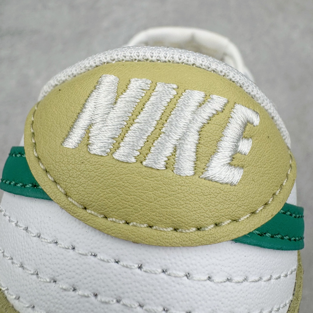 图片[15]-＃YC纯原福利 NK Dunk Low 酒鬼 DV0833-100 定制系列天花板 无原鞋不开发 全系列得物原鞋一比一校对开发 配色持续更新中 终端对接 优势输出 全套原厂楦头原纸板数据档案倾力打造 原汁原味莞产 极致还原 圈内最强针车工艺 高端零售指定版 广东原厂配套原盒原标 鞋盒分三个尺码段 原厂冲刀 超高清洁度 全鞋零毛边皮料切割 采用原厂百宏鞋带以及原厂百宏织唛舌标 内标可供原厂几率过验 进口原装条纹中底布 四线拉帮白色点胶 原厂拉帮手法遵循公司 原厂电绣 极致还原 尺码：40 40.5 41 42 42.5 43 44 44.5 45 46-选品中心