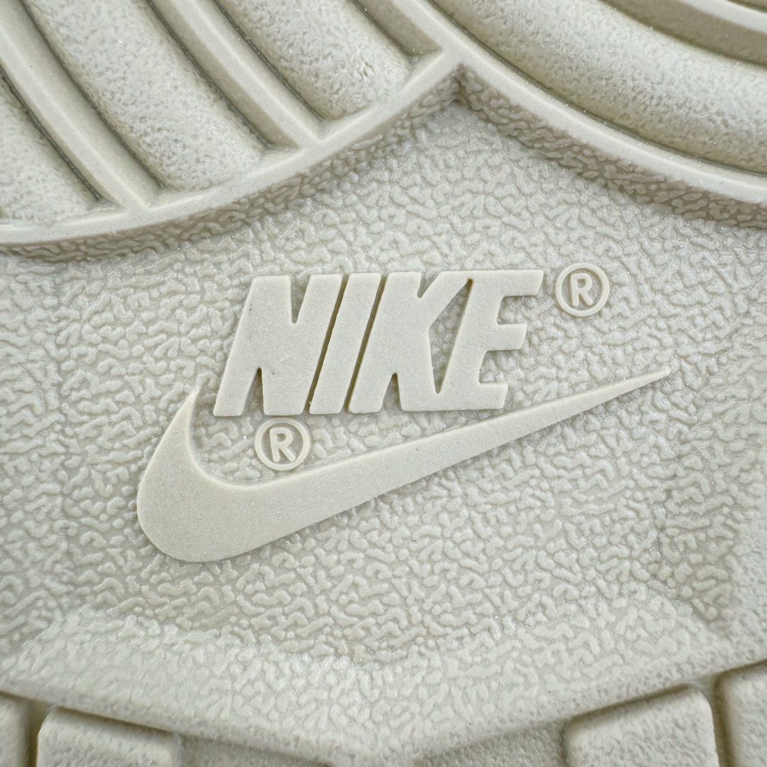 图片[20]-＃YC纯原福利 NK Dunk Low 酒鬼 DV0833-100 定制系列天花板 无原鞋不开发 全系列得物原鞋一比一校对开发 配色持续更新中 终端对接 优势输出 全套原厂楦头原纸板数据档案倾力打造 原汁原味莞产 极致还原 圈内最强针车工艺 高端零售指定版 广东原厂配套原盒原标 鞋盒分三个尺码段 原厂冲刀 超高清洁度 全鞋零毛边皮料切割 采用原厂百宏鞋带以及原厂百宏织唛舌标 内标可供原厂几率过验 进口原装条纹中底布 四线拉帮白色点胶 原厂拉帮手法遵循公司 原厂电绣 极致还原 尺码：40 40.5 41 42 42.5 43 44 44.5 45 46-选品中心