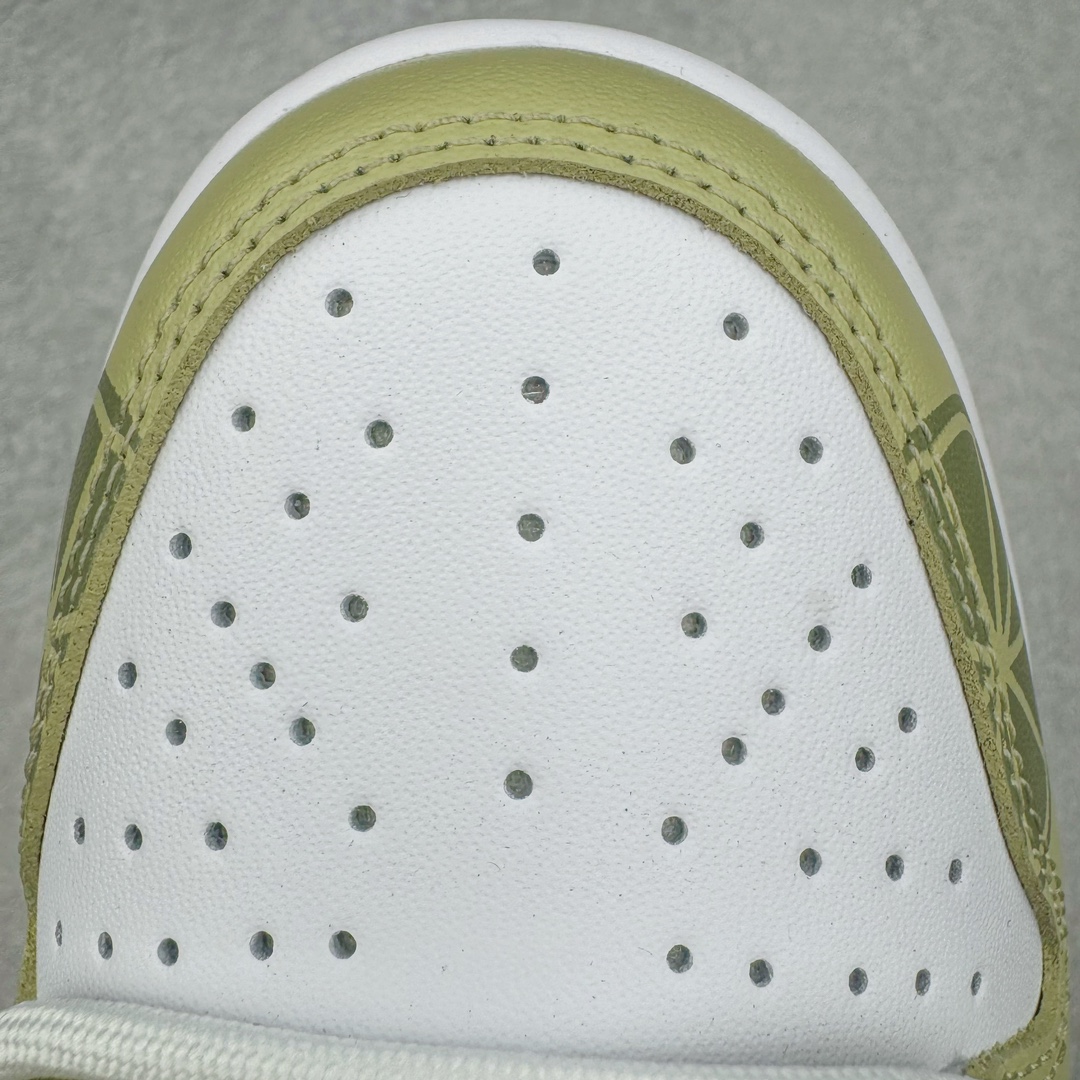 图片[18]-＃YC纯原福利 NK Dunk Low 酒鬼 DV0833-100 定制系列天花板 无原鞋不开发 全系列得物原鞋一比一校对开发 配色持续更新中 终端对接 优势输出 全套原厂楦头原纸板数据档案倾力打造 原汁原味莞产 极致还原 圈内最强针车工艺 高端零售指定版 广东原厂配套原盒原标 鞋盒分三个尺码段 原厂冲刀 超高清洁度 全鞋零毛边皮料切割 采用原厂百宏鞋带以及原厂百宏织唛舌标 内标可供原厂几率过验 进口原装条纹中底布 四线拉帮白色点胶 原厂拉帮手法遵循公司 原厂电绣 极致还原 尺码：40 40.5 41 42 42.5 43 44 44.5 45 46-选品中心