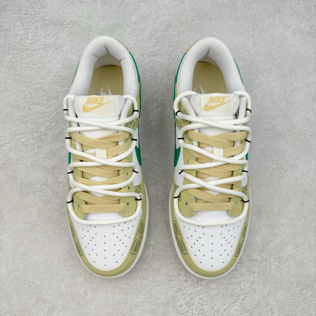 图片[2]-＃YC纯原福利 NK Dunk Low 酒鬼 DV0833-100 定制系列天花板 无原鞋不开发 全系列得物原鞋一比一校对开发 配色持续更新中 终端对接 优势输出 全套原厂楦头原纸板数据档案倾力打造 原汁原味莞产 极致还原 圈内最强针车工艺 高端零售指定版 广东原厂配套原盒原标 鞋盒分三个尺码段 原厂冲刀 超高清洁度 全鞋零毛边皮料切割 采用原厂百宏鞋带以及原厂百宏织唛舌标 内标可供原厂几率过验 进口原装条纹中底布 四线拉帮白色点胶 原厂拉帮手法遵循公司 原厂电绣 极致还原 尺码：40 40.5 41 42 42.5 43 44 44.5 45 46-选品中心