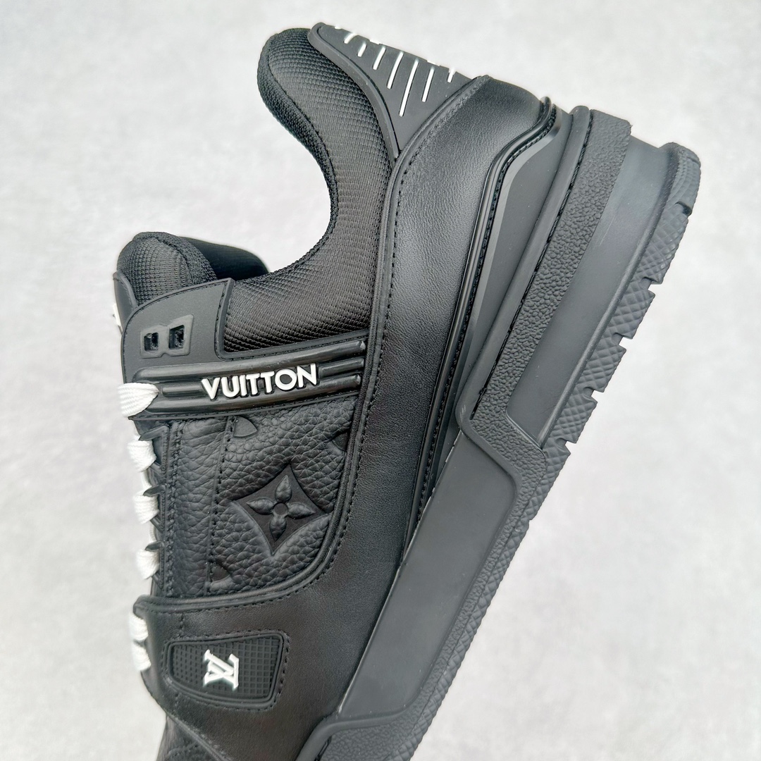 图片[7]-＃FZ纯原福利 Louis Vuitton Trainer lv时装走秀运动鞋 实力大厂出品 平台专供 成熟的做工稳定的品控 完美鞋型超高的清洁度 零毛边线头瑕疵 全套原楦原纸版原鞋开模 全网最具灵魂的版型 正确原装黄色鞋盒 正确中底印花 鞋面印花3D高频深度立体 全鞋电脑针车 紧密相连 针距密度一致 环保乳胶注塑鞋垫 厚度脚感还原原版 皮面裁剪部位 统一油边封口工艺 原装橡胶大底含胶量大底组合零偏差 专柜全套包装 防尘袋 说明书 质保卡 男女鞋 尺码：35 36 37 38 39 40 41 42 43 44 45-选品中心