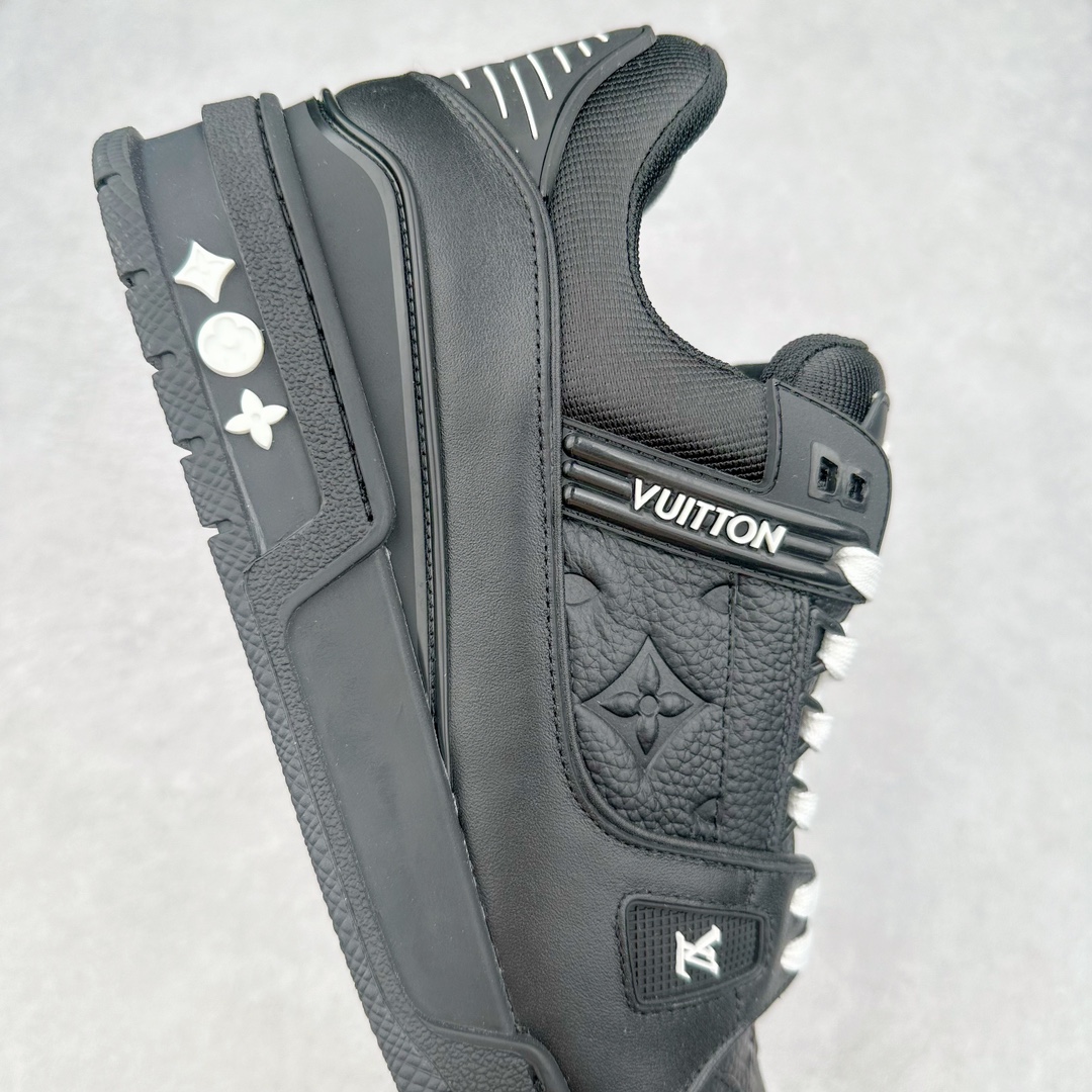 图片[6]-＃FZ纯原福利 Louis Vuitton Trainer lv时装走秀运动鞋 实力大厂出品 平台专供 成熟的做工稳定的品控 完美鞋型超高的清洁度 零毛边线头瑕疵 全套原楦原纸版原鞋开模 全网最具灵魂的版型 正确原装黄色鞋盒 正确中底印花 鞋面印花3D高频深度立体 全鞋电脑针车 紧密相连 针距密度一致 环保乳胶注塑鞋垫 厚度脚感还原原版 皮面裁剪部位 统一油边封口工艺 原装橡胶大底含胶量大底组合零偏差 专柜全套包装 防尘袋 说明书 质保卡 男女鞋 尺码：35 36 37 38 39 40 41 42 43 44 45-选品中心