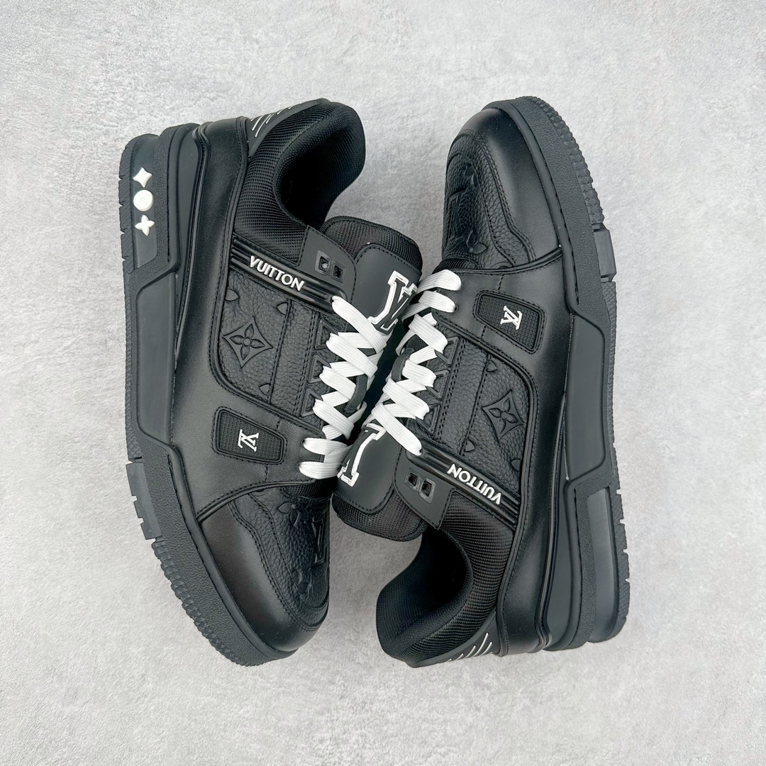 图片[3]-＃FZ纯原福利 Louis Vuitton Trainer lv时装走秀运动鞋 实力大厂出品 平台专供 成熟的做工稳定的品控 完美鞋型超高的清洁度 零毛边线头瑕疵 全套原楦原纸版原鞋开模 全网最具灵魂的版型 正确原装黄色鞋盒 正确中底印花 鞋面印花3D高频深度立体 全鞋电脑针车 紧密相连 针距密度一致 环保乳胶注塑鞋垫 厚度脚感还原原版 皮面裁剪部位 统一油边封口工艺 原装橡胶大底含胶量大底组合零偏差 专柜全套包装 防尘袋 说明书 质保卡 男女鞋 尺码：35 36 37 38 39 40 41 42 43 44 45-选品中心