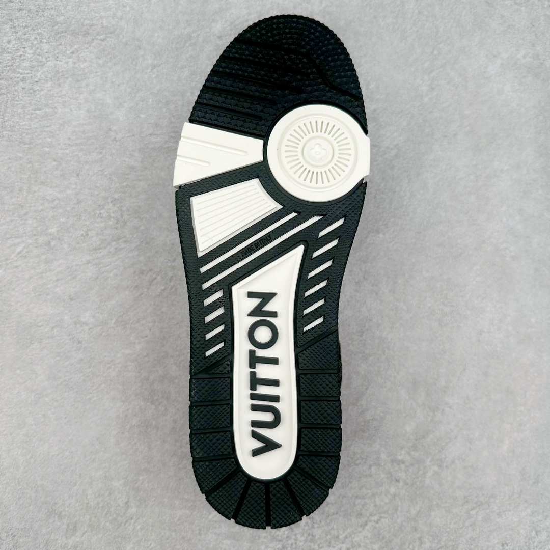 图片[9]-＃FZ纯原福利 Louis Vuitton Trainer lv时装走秀运动鞋 实力大厂出品 平台专供 成熟的做工稳定的品控 完美鞋型超高的清洁度 零毛边线头瑕疵 全套原楦原纸版原鞋开模 全网最具灵魂的版型 正确原装黄色鞋盒 正确中底印花 鞋面印花3D高频深度立体 全鞋电脑针车 紧密相连 针距密度一致 环保乳胶注塑鞋垫 厚度脚感还原原版 皮面裁剪部位 统一油边封口工艺 原装橡胶大底含胶量大底组合零偏差 专柜全套包装 防尘袋 说明书 质保卡 男女鞋 尺码：35 36 37 38 39 40 41 42 43 44 45-选品中心