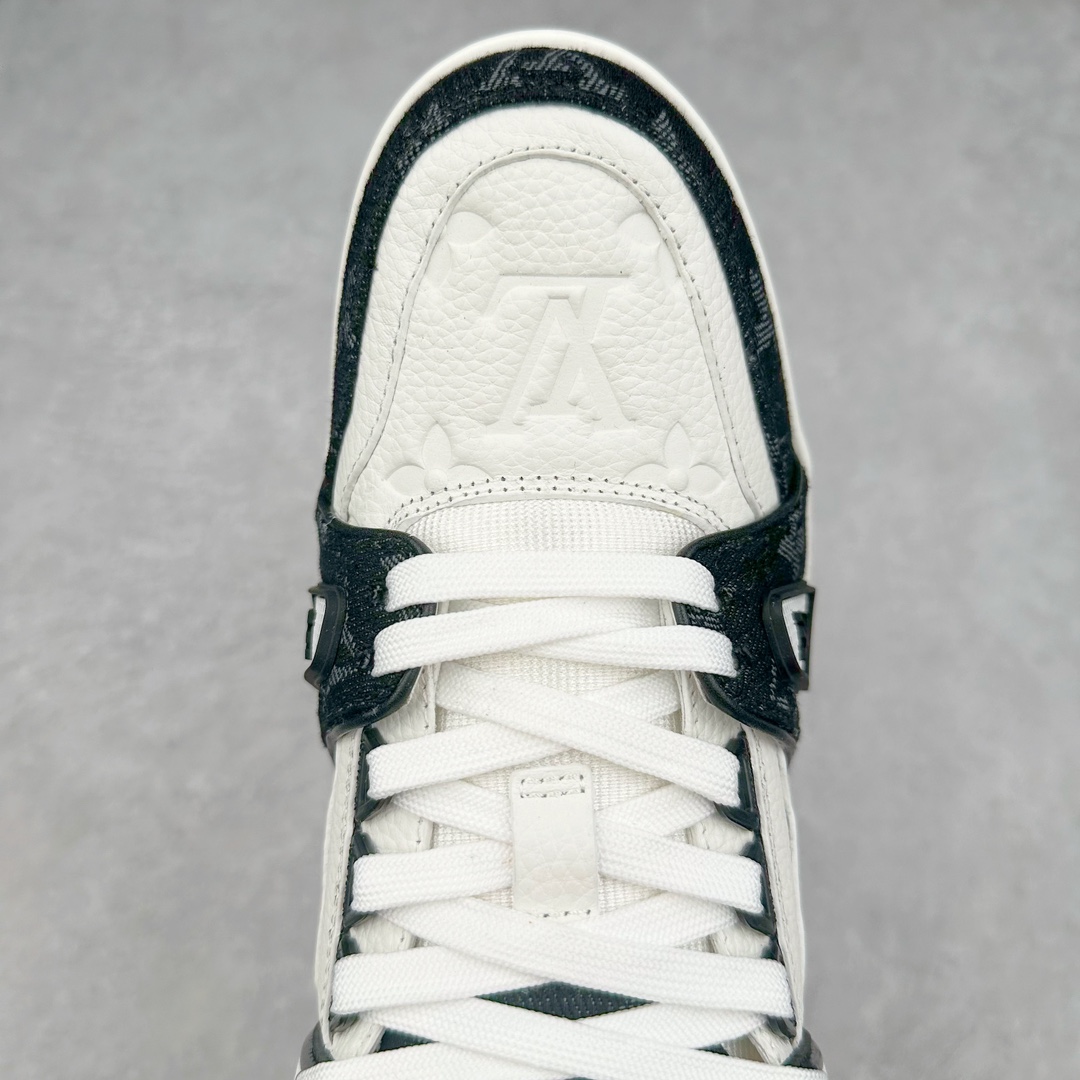 图片[4]-＃FZ纯原福利 Louis Vuitton Trainer lv时装走秀运动鞋 实力大厂出品 平台专供 成熟的做工稳定的品控 完美鞋型超高的清洁度 零毛边线头瑕疵 全套原楦原纸版原鞋开模 全网最具灵魂的版型 正确原装黄色鞋盒 正确中底印花 鞋面印花3D高频深度立体 全鞋电脑针车 紧密相连 针距密度一致 环保乳胶注塑鞋垫 厚度脚感还原原版 皮面裁剪部位 统一油边封口工艺 原装橡胶大底含胶量大底组合零偏差 专柜全套包装 防尘袋 说明书 质保卡 男女鞋 尺码：35 36 37 38 39 40 41 42 43 44 45-选品中心