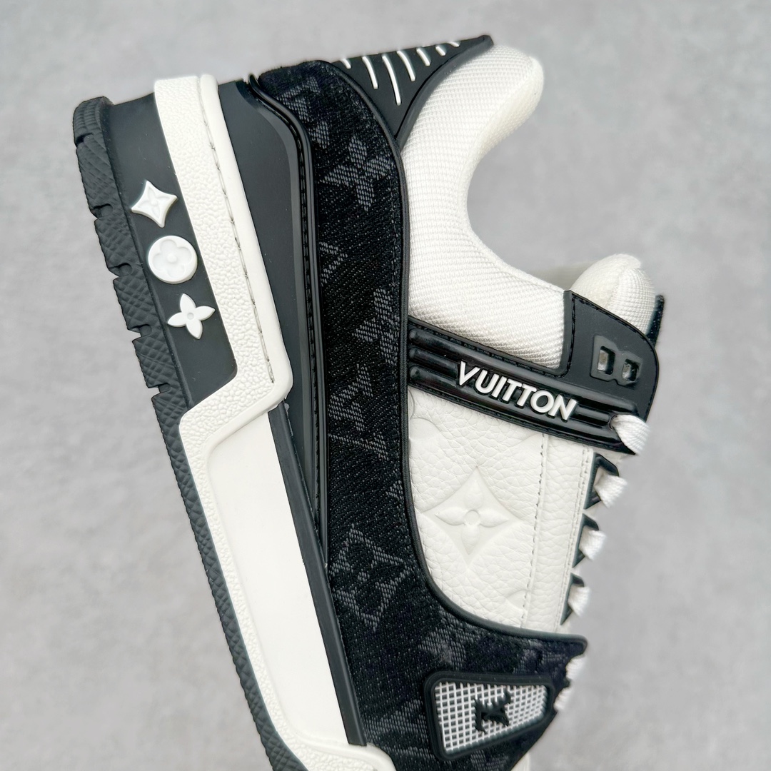 图片[6]-＃FZ纯原福利 Louis Vuitton Trainer lv时装走秀运动鞋 实力大厂出品 平台专供 成熟的做工稳定的品控 完美鞋型超高的清洁度 零毛边线头瑕疵 全套原楦原纸版原鞋开模 全网最具灵魂的版型 正确原装黄色鞋盒 正确中底印花 鞋面印花3D高频深度立体 全鞋电脑针车 紧密相连 针距密度一致 环保乳胶注塑鞋垫 厚度脚感还原原版 皮面裁剪部位 统一油边封口工艺 原装橡胶大底含胶量大底组合零偏差 专柜全套包装 防尘袋 说明书 质保卡 男女鞋 尺码：35 36 37 38 39 40 41 42 43 44 45-选品中心