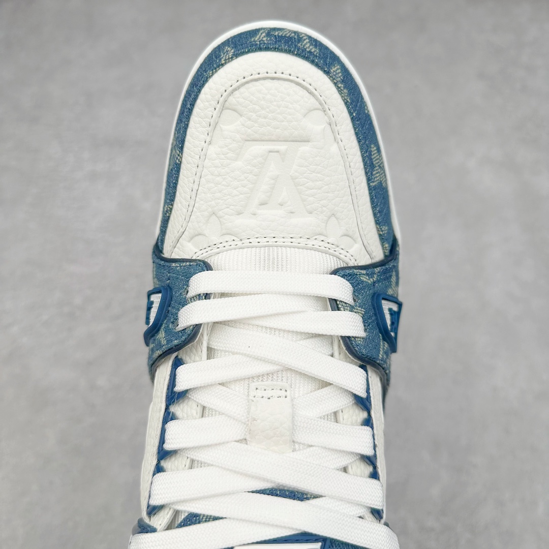 图片[4]-＃FZ纯原福利 Louis Vuitton Trainer lv时装走秀运动鞋 实力大厂出品 平台专供 成熟的做工稳定的品控 完美鞋型超高的清洁度 零毛边线头瑕疵 全套原楦原纸版原鞋开模 全网最具灵魂的版型 正确原装黄色鞋盒 正确中底印花 鞋面印花3D高频深度立体 全鞋电脑针车 紧密相连 针距密度一致 环保乳胶注塑鞋垫 厚度脚感还原原版 皮面裁剪部位 统一油边封口工艺 原装橡胶大底含胶量大底组合零偏差 专柜全套包装 防尘袋 说明书 质保卡 男女鞋 尺码：35 36 37 38 39 40 41 42 43 44 45-选品中心