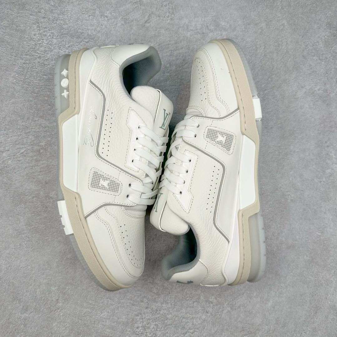 图片[3]-＃FZ纯原福利 Louis Vuitton Trainer lv时装走秀运动鞋 实力大厂出品 平台专供 成熟的做工稳定的品控 完美鞋型超高的清洁度 零毛边线头瑕疵 全套原楦原纸版原鞋开模 全网最具灵魂的版型 正确原装黄色鞋盒 正确中底印花 鞋面印花3D高频深度立体 全鞋电脑针车 紧密相连 针距密度一致 环保乳胶注塑鞋垫 厚度脚感还原原版 皮面裁剪部位 统一油边封口工艺 原装橡胶大底含胶量大底组合零偏差 专柜全套包装 防尘袋 说明书 质保卡 男女鞋 尺码：35 36 37 38 39 40 41 42 43 44 45-选品中心