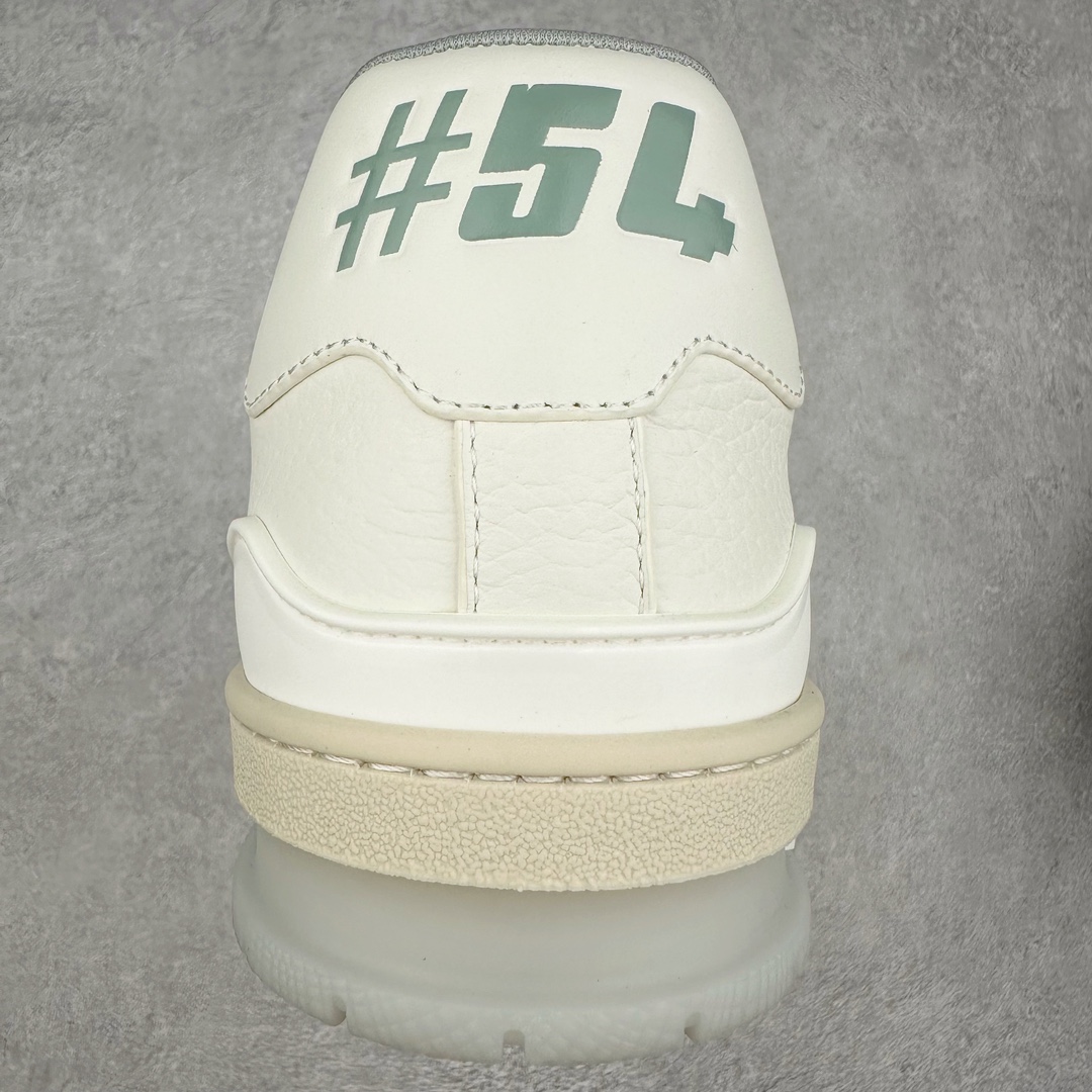 图片[8]-＃FZ纯原福利 Louis Vuitton Trainer lv时装走秀运动鞋 实力大厂出品 平台专供 成熟的做工稳定的品控 完美鞋型超高的清洁度 零毛边线头瑕疵 全套原楦原纸版原鞋开模 全网最具灵魂的版型 正确原装黄色鞋盒 正确中底印花 鞋面印花3D高频深度立体 全鞋电脑针车 紧密相连 针距密度一致 环保乳胶注塑鞋垫 厚度脚感还原原版 皮面裁剪部位 统一油边封口工艺 原装橡胶大底含胶量大底组合零偏差 专柜全套包装 防尘袋 说明书 质保卡 男女鞋 尺码：35 36 37 38 39 40 41 42 43 44 45-选品中心