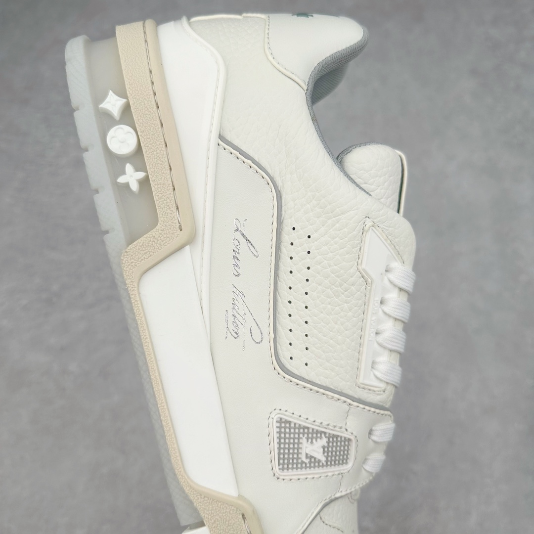 图片[6]-＃FZ纯原福利 Louis Vuitton Trainer lv时装走秀运动鞋 实力大厂出品 平台专供 成熟的做工稳定的品控 完美鞋型超高的清洁度 零毛边线头瑕疵 全套原楦原纸版原鞋开模 全网最具灵魂的版型 正确原装黄色鞋盒 正确中底印花 鞋面印花3D高频深度立体 全鞋电脑针车 紧密相连 针距密度一致 环保乳胶注塑鞋垫 厚度脚感还原原版 皮面裁剪部位 统一油边封口工艺 原装橡胶大底含胶量大底组合零偏差 专柜全套包装 防尘袋 说明书 质保卡 男女鞋 尺码：35 36 37 38 39 40 41 42 43 44 45-选品中心