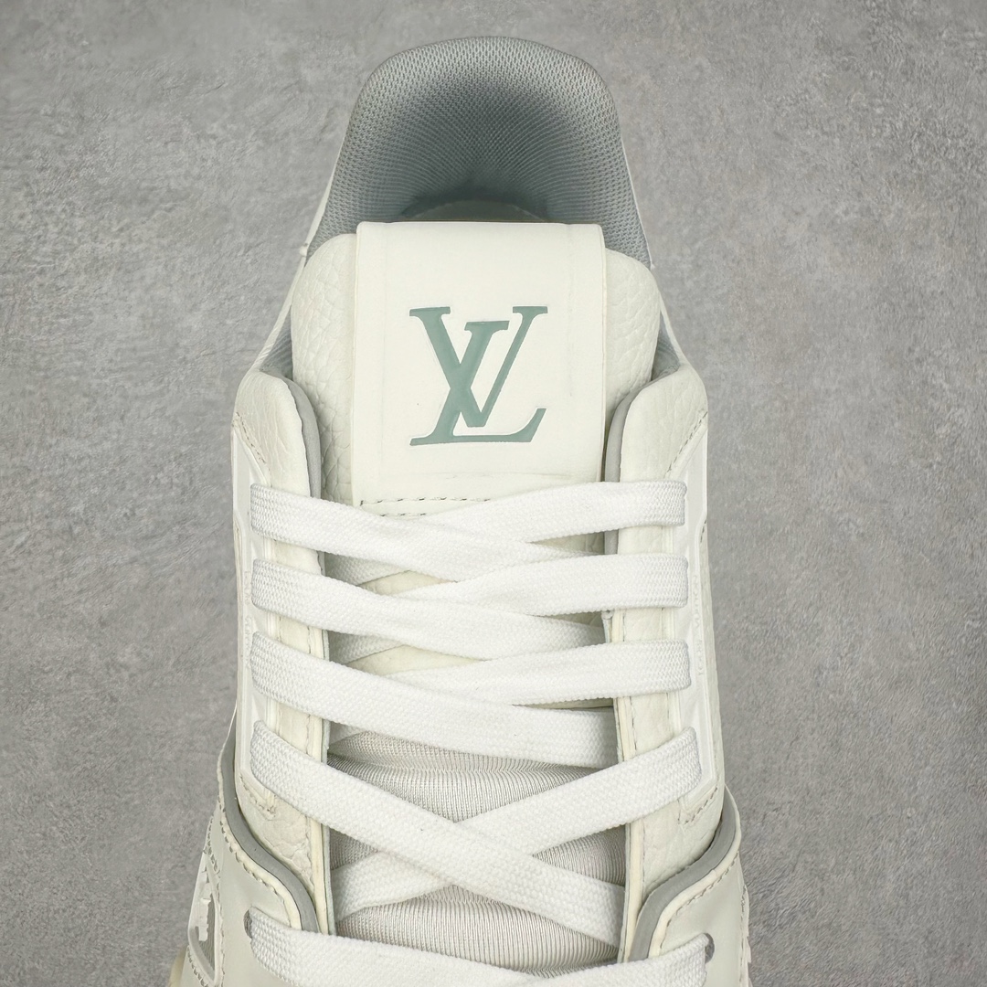 图片[5]-＃FZ纯原福利 Louis Vuitton Trainer lv时装走秀运动鞋 实力大厂出品 平台专供 成熟的做工稳定的品控 完美鞋型超高的清洁度 零毛边线头瑕疵 全套原楦原纸版原鞋开模 全网最具灵魂的版型 正确原装黄色鞋盒 正确中底印花 鞋面印花3D高频深度立体 全鞋电脑针车 紧密相连 针距密度一致 环保乳胶注塑鞋垫 厚度脚感还原原版 皮面裁剪部位 统一油边封口工艺 原装橡胶大底含胶量大底组合零偏差 专柜全套包装 防尘袋 说明书 质保卡 男女鞋 尺码：35 36 37 38 39 40 41 42 43 44 45-选品中心
