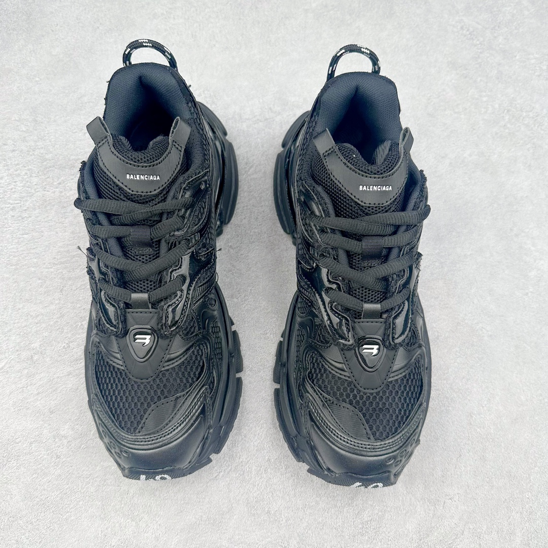 图片[2]-＃纯原 BALENCIAGA Runner Sneaker 巴黎世家七代慢跑系列低帮复古野跑潮流运动鞋老爹鞋 尼龙和网布材质 磨损效果 鞋头边缘印有尺码 背面浮印尺码 外侧印有跑者徽标 鞋舌刺绣 Balenciaga 品牌标识 鞋跟背面 Balenciaga品牌标识 材质采用65%聚氨酯、35%聚酯纤维 全新 Runner 鞋型轮廓借鉴于 2000 年初的复古线条 搭载大网眼面料制成鞋面基础，由粉色、白色尼龍与橡胶质地覆盖鞋面诠释线条感 当中透过几道手缝线与折损痕更是精准的掌握历经时间淬炼的破旧痕迹 延续其手法至鞋领、鞋跟、鞋带、中底等部分均饰有破损及脏污之貌 尤其是鞋领处与鞋带孔眼条更是采用不规则做旧技术将内容物泡棉随机露出 尺码：35 36 37 38 39 40 41 42 43 44 45 46-选品中心