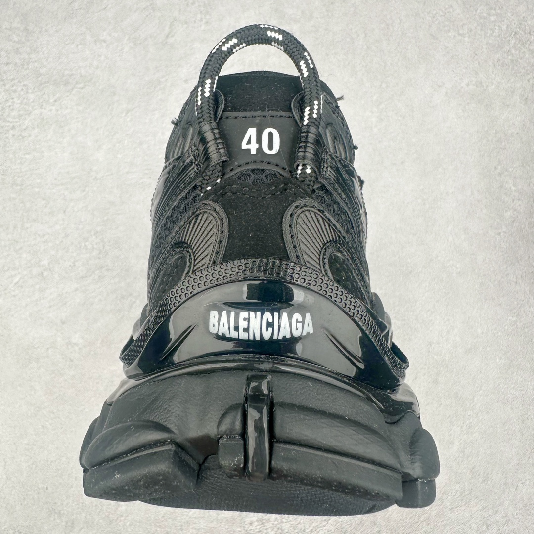 图片[8]-＃纯原 BALENCIAGA Runner Sneaker 巴黎世家七代慢跑系列低帮复古野跑潮流运动鞋老爹鞋 尼龙和网布材质 磨损效果 鞋头边缘印有尺码 背面浮印尺码 外侧印有跑者徽标 鞋舌刺绣 Balenciaga 品牌标识 鞋跟背面 Balenciaga品牌标识 材质采用65%聚氨酯、35%聚酯纤维 全新 Runner 鞋型轮廓借鉴于 2000 年初的复古线条 搭载大网眼面料制成鞋面基础，由粉色、白色尼龍与橡胶质地覆盖鞋面诠释线条感 当中透过几道手缝线与折损痕更是精准的掌握历经时间淬炼的破旧痕迹 延续其手法至鞋领、鞋跟、鞋带、中底等部分均饰有破损及脏污之貌 尤其是鞋领处与鞋带孔眼条更是采用不规则做旧技术将内容物泡棉随机露出 尺码：35 36 37 38 39 40 41 42 43 44 45 46-选品中心