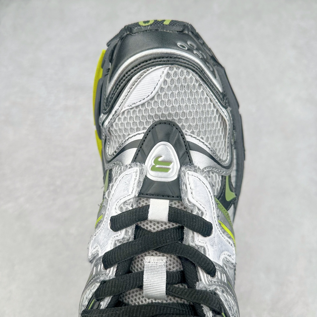 图片[4]-＃纯原 BALENCIAGA Runner Sneaker 巴黎世家七代慢跑系列低帮复古野跑潮流运动鞋老爹鞋 尼龙和网布材质 磨损效果 鞋头边缘印有尺码 背面浮印尺码 外侧印有跑者徽标 鞋舌刺绣 Balenciaga 品牌标识 鞋跟背面 Balenciaga品牌标识 材质采用65%聚氨酯、35%聚酯纤维 全新 Runner 鞋型轮廓借鉴于 2000 年初的复古线条 搭载大网眼面料制成鞋面基础，由粉色、白色尼龍与橡胶质地覆盖鞋面诠释线条感 当中透过几道手缝线与折损痕更是精准的掌握历经时间淬炼的破旧痕迹 延续其手法至鞋领、鞋跟、鞋带、中底等部分均饰有破损及脏污之貌 尤其是鞋领处与鞋带孔眼条更是采用不规则做旧技术将内容物泡棉随机露出 尺码：35 36 37 38 39 40 41 42 43 44 45 46-选品中心