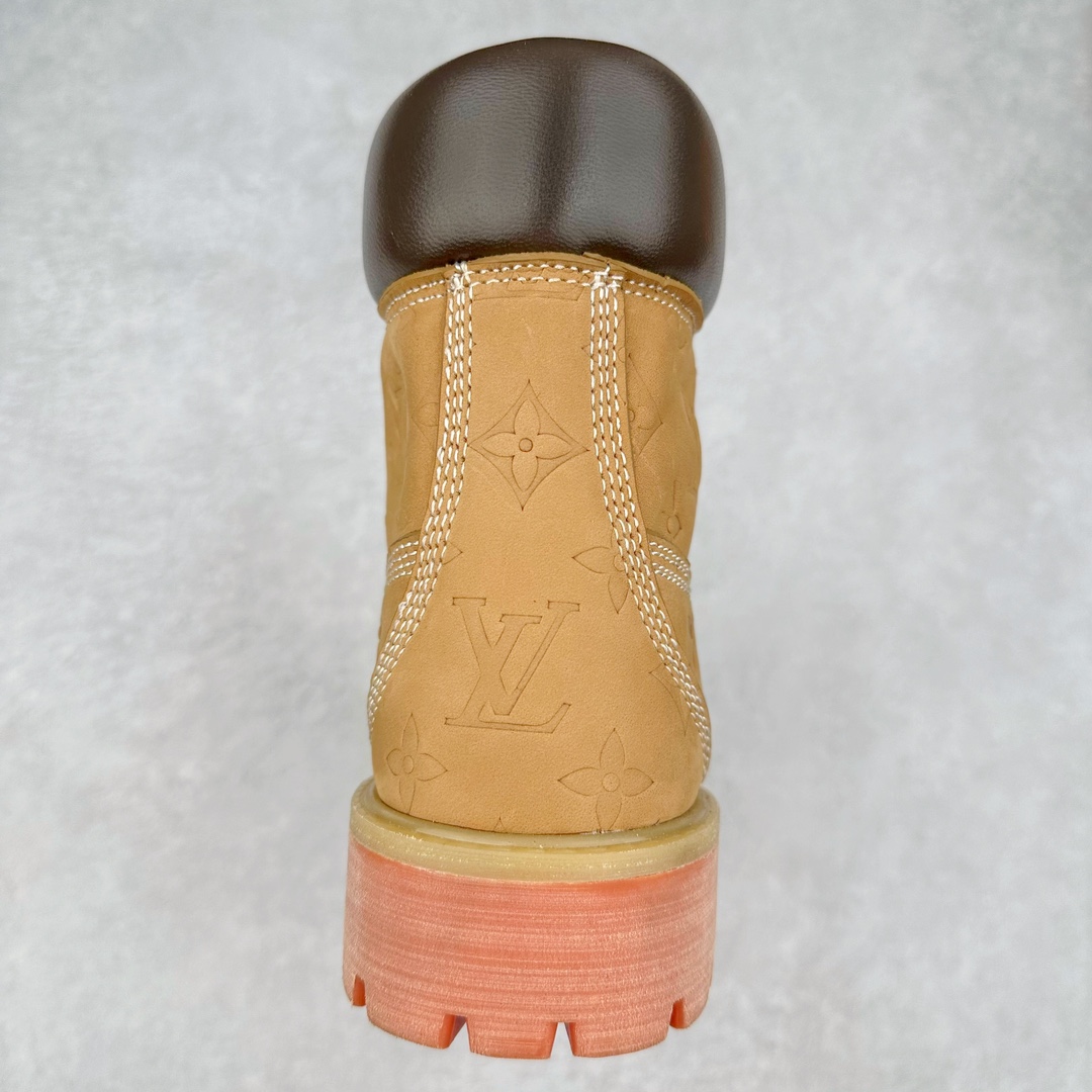 图片[8]-王嘉尔同款纯原 中山大厂出品 Louis Vuitton x Timberland lv王炸联名 Pharrell Williams充分发挥了作为Louis Vuitton创意总监的角色，与户外品牌Timberland展开合作。作为双方合作的开篇之作，这款鞋重新定义了 Timberland 6英寸大黄靴的经典设计 添柏岚/天伯伦 6英寸满印老花大黄靴，致敬1996年Grandmaster Flash经典黄靴造型 原厂五金开模鞋带扣 顶级工艺全新升级 中山大厂代工 原单进口皮料 独立私模大底，正确logo，非市面错误版本 原装一致全头层磨砂皮领口 全牛内里 全新原厂包装鞋盒 市场独家供应 货号： 1AD7YN 尺码：35 36 37 38 39 40 41 42 43 44 45-选品中心