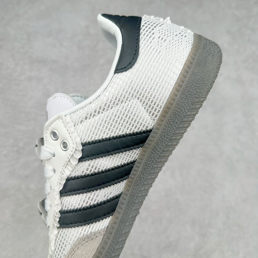 图片[7]-AD Original Samba OG 复古经典轻便板鞋 IH3371 这款桑巴鞋展示了高质量的工艺 带有装饰的超锁缝制和无缝的手感 柔软、柔软的皮革造型和标志性的3条纹完成了精致的外观 正规合身鞋带 鞋面上有绒面鞋垫 橡胶鞋底 享受正畸套筒软感 自50年代首次亮相以来就一直在赢得粉丝的青睐 尺码：36 36.5 37.5 38 38.5 39 40 40.5 41 42 42.5 43 44 44.5 45-选品中心