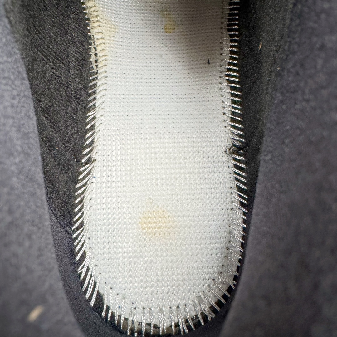 图片[10]-＃纯原福利 之前6XX Air Jordan AJ13 Retro 黑猫 414571-011 圈内最强13代 目前可过各类鉴定或无法鉴定 裸鞋随意操作 外贸特供批次 原楦原档案数据开模打造 公司渠道原装全息3D猫眼 原鞋开发 版型近乎零偏差 采购原厂皮料 LOGO五金部件高价开发私模 杜绝一眼假版本 原厂档案开模大底 共3层贴合工艺 三层中间加入海玻璃缓震鞋垫 大底采用进口一次MD而非市面二次MD低价原料成型 进口MD材料异味较少比原鞋还少 市面异味大刺鼻 尺码：40 40.5 41 42 42.5 43 44 44.5 45 46 47.5-选品中心