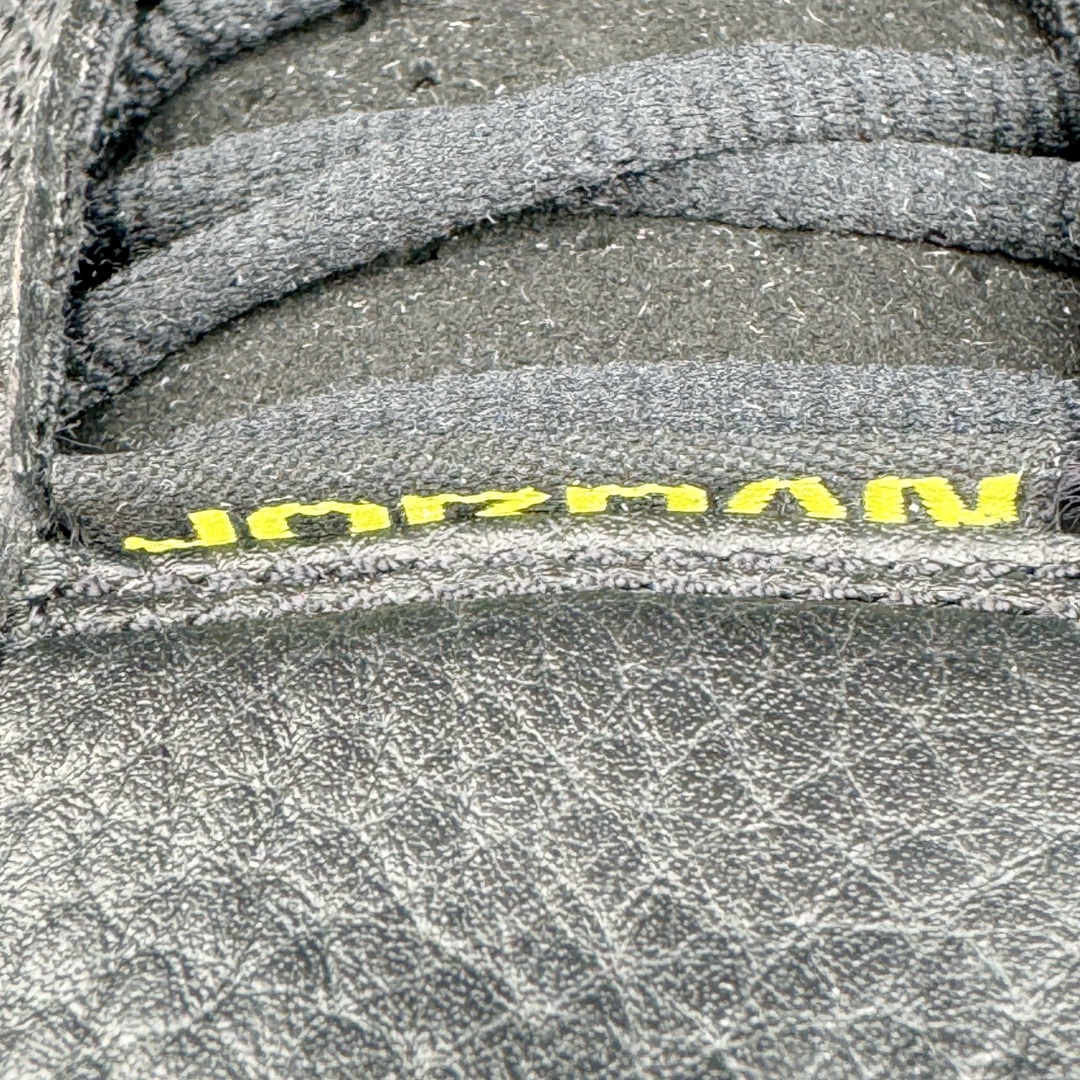 图片[15]-＃纯原福利 之前6XX Air Jordan AJ13 Retro 全明星 414571-001 圈内最强13代 目前可过各类鉴定或无法鉴定 裸鞋随意操作 外贸特供批次 原楦原档案数据开模打造 公司渠道原装全息3D猫眼 原鞋开发 版型近乎零偏差 采购原厂皮料 LOGO五金部件高价开发私模 杜绝一眼假版本 原厂档案开模大底 共3层贴合工艺 三层中间加入海玻璃缓震鞋垫 大底采用进口一次MD而非市面二次MD低价原料成型 进口MD材料异味较少比原鞋还少 市面异味大刺鼻 尺码：40 40.5 41 42 42.5 43 44 44.5 45 46 47.5-选品中心