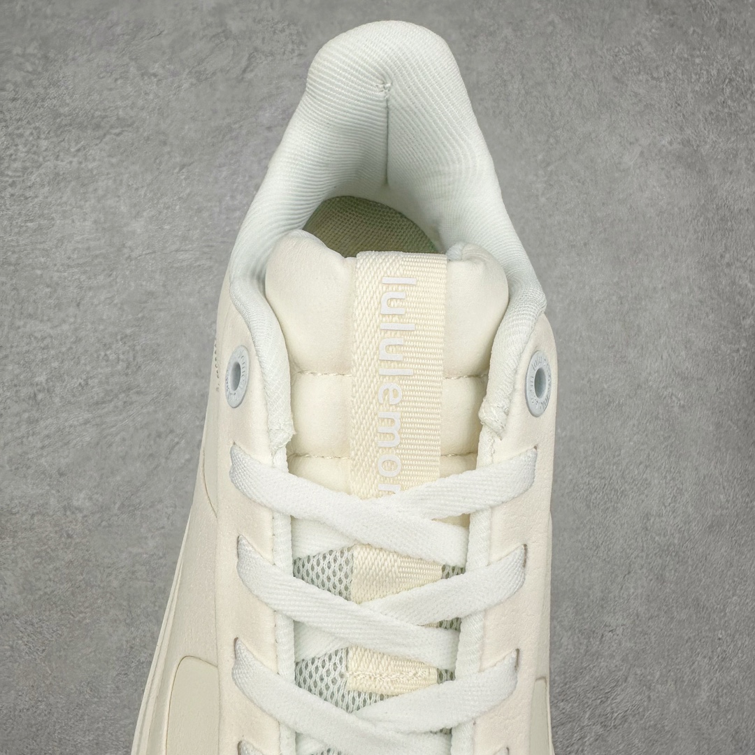 图片[5]-lululemon Cityverse 露露乐檬极简主义减震耐磨低帮生活休闲鞋 Cityverse将运动性能融入经典休闲鞋中，中底提供出色缓震，并贴合足部曲线，带来全天候的舒适感。鞋面采用两种材质拼接，且前半部分采用热熔压胶处理，无任何缝线，保留了鞋身整体性。模制泡沫的鞋垫带来上乘的脚感，在平日休闲穿着时不会磨脚，也能提供轻质软弹的效果。25年来，lululemon一直秉持“感受为先”的设计理念，并相信更好的感受带来更好的表现。此次男鞋的设计亦是如此。投入多年研究，针对男性在不同运动场景中的脚步形态设计了不同鞋履款式。同时，还进行了生物力学与形态学研究，为“他”带来更好的贴合度和感受。尺码：36 36.5 37.5 38 38.5 39 40 40.5 41 42 42.5 43 44 45-选品中心