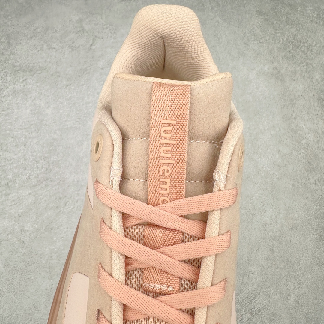 图片[5]-lululemon Cityverse 露露乐檬极简主义减震耐磨低帮生活休闲鞋 Cityverse将运动性能融入经典休闲鞋中，中底提供出色缓震，并贴合足部曲线，带来全天候的舒适感。鞋面采用两种材质拼接，且前半部分采用热熔压胶处理，无任何缝线，保留了鞋身整体性。模制泡沫的鞋垫带来上乘的脚感，在平日休闲穿着时不会磨脚，也能提供轻质软弹的效果。25年来，lululemon一直秉持“感受为先”的设计理念，并相信更好的感受带来更好的表现。此次男鞋的设计亦是如此。投入多年研究，针对男性在不同运动场景中的脚步形态设计了不同鞋履款式。同时，还进行了生物力学与形态学研究，为“他”带来更好的贴合度和感受。尺码：36 36.5 37.5 38 38.5 39 40 40.5 41 42 42.5 43 44 45-选品中心