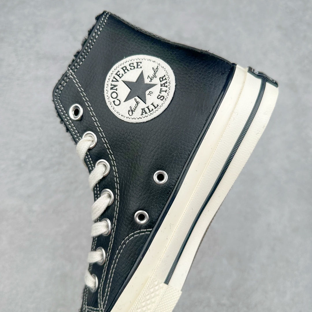 图片[7]-2024年匡威秋冬季新款 这款Converse 1970S 经典黑/白小牛皮加上羊羔毛真是冬季匡威狂热者的福音！鞋面搭配1970S经典配色，鞋舌面和内里包裹上保暖性极强的上等羊羔毛、经典保暖又不平凡！是畏冷者的最爱！在寒冷的冬季你也可以勇敢秀出你的匡威！ 黑色货号：172364C 白色货号：172365C 尺码：35-44（36.5 37.5 41.5 42.5）-选品中心