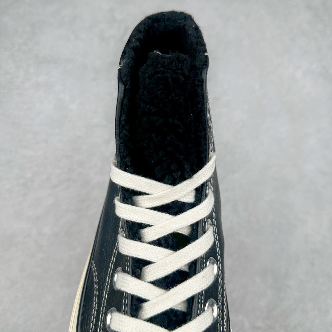 图片[5]-2024年匡威秋冬季新款 这款Converse 1970S 经典黑/白小牛皮加上羊羔毛真是冬季匡威狂热者的福音！鞋面搭配1970S经典配色，鞋舌面和内里包裹上保暖性极强的上等羊羔毛、经典保暖又不平凡！是畏冷者的最爱！在寒冷的冬季你也可以勇敢秀出你的匡威！ 黑色货号：172364C 白色货号：172365C 尺码：35-44（36.5 37.5 41.5 42.5）-选品中心