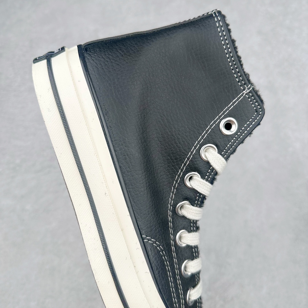 图片[6]-2024年匡威秋冬季新款 这款Converse 1970S 经典黑/白小牛皮加上羊羔毛真是冬季匡威狂热者的福音！鞋面搭配1970S经典配色，鞋舌面和内里包裹上保暖性极强的上等羊羔毛、经典保暖又不平凡！是畏冷者的最爱！在寒冷的冬季你也可以勇敢秀出你的匡威！ 黑色货号：172364C 白色货号：172365C 尺码：35-44（36.5 37.5 41.5 42.5）-选品中心