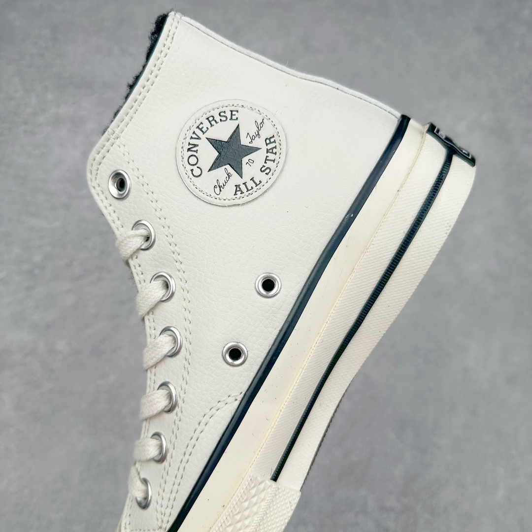 图片[7]-2024年匡威秋冬季新款 这款Converse 1970S 经典黑/白小牛皮加上羊羔毛真是冬季匡威狂热者的福音！鞋面搭配1970S经典配色，鞋舌面和内里包裹上保暖性极强的上等羊羔毛、经典保暖又不平凡！是畏冷者的最爱！在寒冷的冬季你也可以勇敢秀出你的匡威！ 黑色货号：172364C 白色货号：172365C 尺码：35-44（36.5 37.5 41.5 42.5）-选品中心