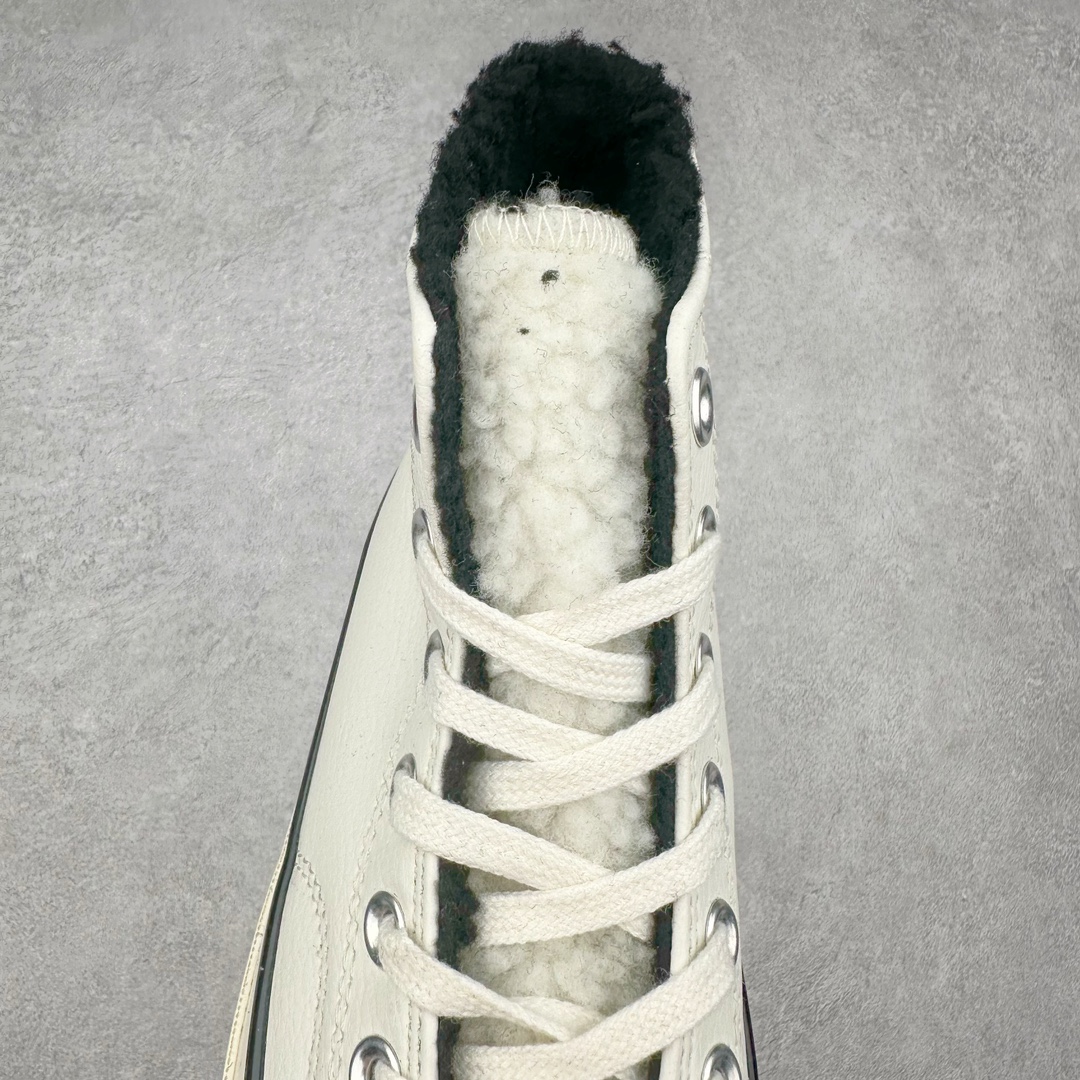 图片[5]-2024年匡威秋冬季新款 这款Converse 1970S 经典黑/白小牛皮加上羊羔毛真是冬季匡威狂热者的福音！鞋面搭配1970S经典配色，鞋舌面和内里包裹上保暖性极强的上等羊羔毛、经典保暖又不平凡！是畏冷者的最爱！在寒冷的冬季你也可以勇敢秀出你的匡威！ 黑色货号：172364C 白色货号：172365C 尺码：35-44（36.5 37.5 41.5 42.5）-选品中心