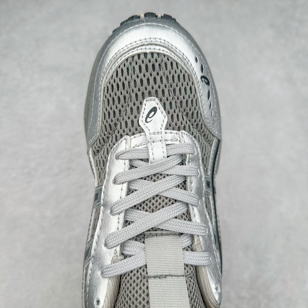 图片[4]-＃HK ASICS Tiger GEL-1090 系列亚瑟士低帮户外风休闲运动跑步鞋 早在 2019 年 ASICS 就推出了流行的 2004 GEL-1090 的新版本 该产品因其复古外观和舒适的造型而被推向现代街头服饰 现在ASICS 以时下流行的运动美学改造鞋款 以对跑步者的新诠释打造全新 GEL-1090 V2 在新版本中 ASICS 专注于日常衣橱的采用 将优质绒面革和柔软皮革的毛绒组合拼凑在运动鞋的覆盖层上 以柔和的配色为重点，新运动鞋的改良美学为 2019 年发布的 GEL-1090 的金属色调提供了一种简约的选择 然而 它曾经受到运动员广泛喜爱的流线型轮廓在新型号中保持不变 将舒适性和多功能性保持在设计的核心 这款运动鞋还保留了网眼鞋身 确保透气性 圆形鞋带确保贴合 在原版的新进展中 该品牌使用 GEL 系列的最新技术开发更新了运动鞋的外观 简约之选 新运动鞋的改良美学 尺码：36 37 37.5 38 39 39.5 40 40.5 41.5 42 42.5 43.5 44 44.5 45-选品中心