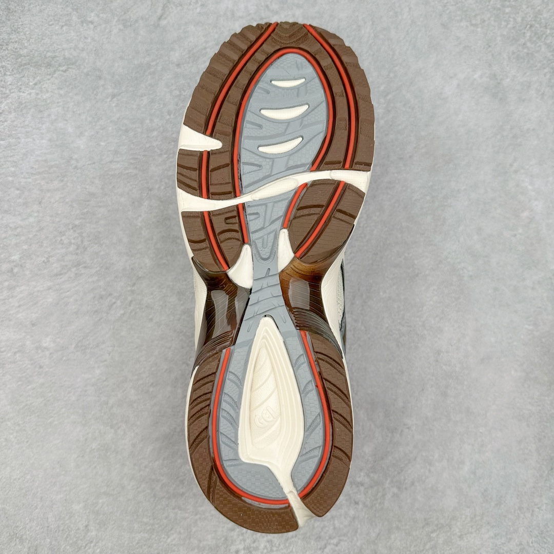 图片[9]-＃HK ASICS Tiger GEL-1090 系列亚瑟士低帮户外风休闲运动跑步鞋 早在 2019 年 ASICS 就推出了流行的 2004 GEL-1090 的新版本 该产品因其复古外观和舒适的造型而被推向现代街头服饰 现在ASICS 以时下流行的运动美学改造鞋款 以对跑步者的新诠释打造全新 GEL-1090 V2 在新版本中 ASICS 专注于日常衣橱的采用 将优质绒面革和柔软皮革的毛绒组合拼凑在运动鞋的覆盖层上 以柔和的配色为重点，新运动鞋的改良美学为 2019 年发布的 GEL-1090 的金属色调提供了一种简约的选择 然而 它曾经受到运动员广泛喜爱的流线型轮廓在新型号中保持不变 将舒适性和多功能性保持在设计的核心 这款运动鞋还保留了网眼鞋身 确保透气性 圆形鞋带确保贴合 在原版的新进展中 该品牌使用 GEL 系列的最新技术开发更新了运动鞋的外观 简约之选 新运动鞋的改良美学 尺码：36 37 37.5 38 39 39.5 40 40.5 41.5 42 42.5 43.5 44 44.5 45-选品中心