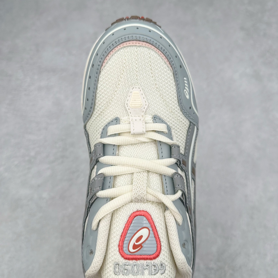 图片[4]-＃HK ASICS Tiger GEL-1090 系列亚瑟士低帮户外风休闲运动跑步鞋 早在 2019 年 ASICS 就推出了流行的 2004 GEL-1090 的新版本 该产品因其复古外观和舒适的造型而被推向现代街头服饰 现在ASICS 以时下流行的运动美学改造鞋款 以对跑步者的新诠释打造全新 GEL-1090 V2 在新版本中 ASICS 专注于日常衣橱的采用 将优质绒面革和柔软皮革的毛绒组合拼凑在运动鞋的覆盖层上 以柔和的配色为重点，新运动鞋的改良美学为 2019 年发布的 GEL-1090 的金属色调提供了一种简约的选择 然而 它曾经受到运动员广泛喜爱的流线型轮廓在新型号中保持不变 将舒适性和多功能性保持在设计的核心 这款运动鞋还保留了网眼鞋身 确保透气性 圆形鞋带确保贴合 在原版的新进展中 该品牌使用 GEL 系列的最新技术开发更新了运动鞋的外观 简约之选 新运动鞋的改良美学 尺码：36 37 37.5 38 39 39.5 40 40.5 41.5 42 42.5 43.5 44 44.5 45-选品中心