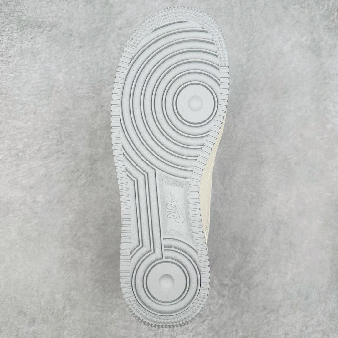 图片[9]-NK Air Force 1´07 Low 空军一号低帮百搭休闲运动板鞋 FG6688-104 柔软、弹性十足的缓震性能和出色的中底设计 横跨复古与现代的外型结合 造就出风靡全球 三十多年的Force 1 直到今天还深受青睐 尺码：36 36.5 37.5 38 38.5 39 40 40.5 41 42 42.5 43 44 44.5 45-选品中心