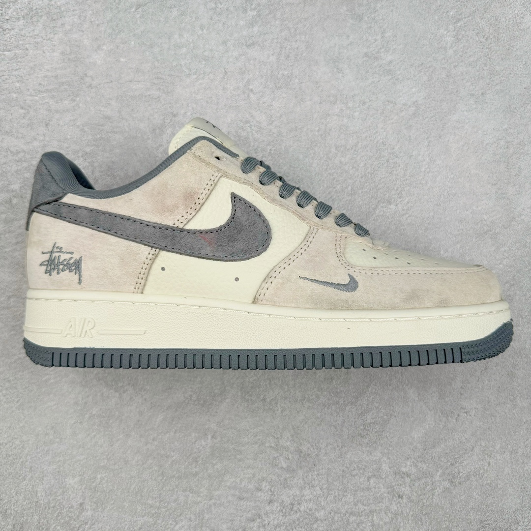 NK Air Force 1´07 Low 空军一号低帮百搭休闲运动板鞋 HD1968-013 柔软、弹性十足的缓震性能和出色的中底设计 横跨复古与现代的外型结合 造就出风靡全球 三十多年的Force 1 直到今天还深受青睐 尺码：36 36.5 37.5 38 38.5 39 40 40.5 41 42 42.5 43 44 44.5 45-选品中心