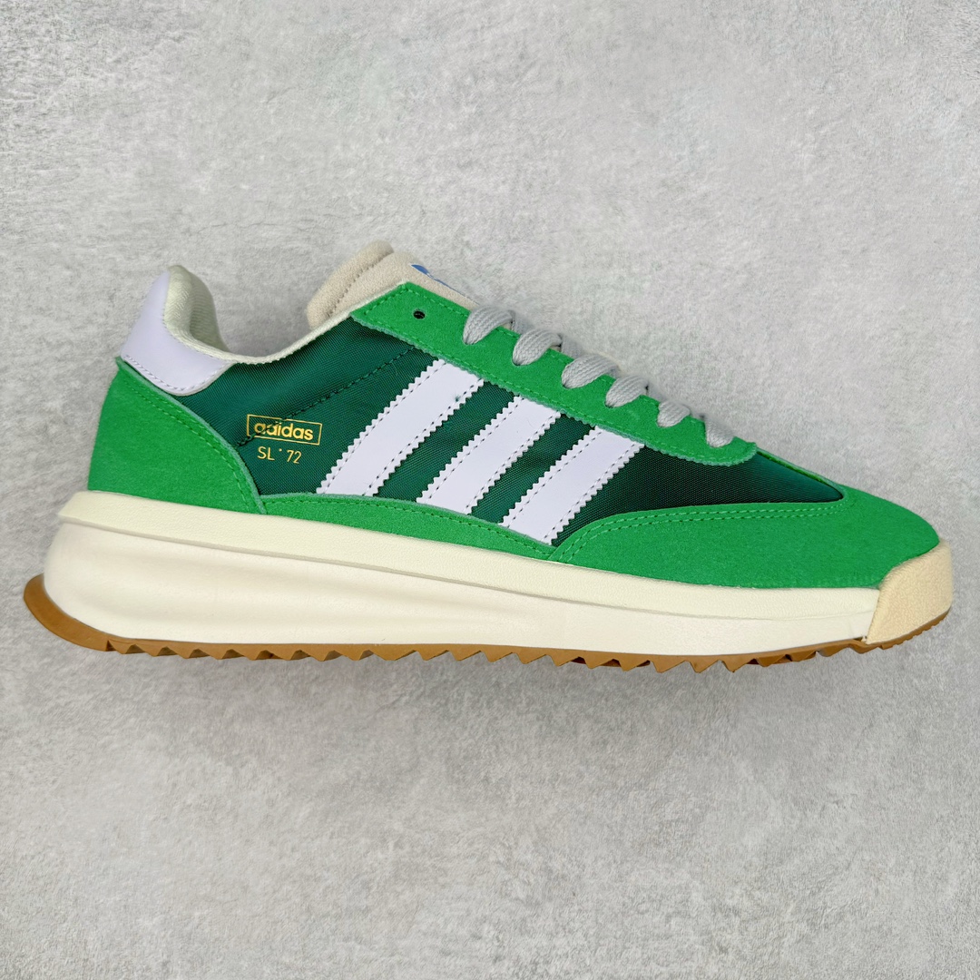 AD SL72 RS系列德训足球风百搭低帮休闲运动板鞋 阿迪达斯Originals推出复古「T头鞋」造型的SL72鞋款复刻，有男女两款可选。男生款为SL72RS，鞋型挺立饱满，鞋底增加高度，采用麂皮与布面制作，符合复古氛围；女生款为SL72OGW，致敬经典款式，鞋身纤细，还原70年代设计，以绿色呈现，点缀金色细节。多款配色可选。「T 头鞋」这两年有多火大家见到了吧？明星、穿搭博主几乎人手一双，凭借复古味的外观，以及亲民的价格，同样成为了不少球鞋玩家日常上脚首选。近日 adidas Originals 将有「T 头鞋」造型的诞生于 1972 年的 SL72 鞋款复刻带回，各位买鞋又有新选择了。1972 年 SL72 问世后，引领了后来阿迪达斯的跑鞋发展方向，其中「SL」代表了 Super Light，彰显了产品轻便的特性。1972 年 SL72 问世后，引领了后来阿迪达斯的跑鞋发展方向，其中「SL」代表了 Super Light，彰显了产品轻便的特性。这次 adidas Originals 延续其轻质经典的基因，带来男女两款 SL72。男生款带来 SL72 RS 鞋型，RS 意为 Reshaped（重塑），鞋款在保留了经典的外观基础上，在尼龙材质里增加了填充物，使鞋型更加挺立和饱满，鞋头则更加圆润，鞋底的 EVA 材质则增加了鞋款的高度。女生款则带来 SL72 OG W 鞋型，OG 顾名思义则是致敬经典款式，相较于 RS（Reshaped）鞋款，鞋身更加纤细，其整体鞋身轮廓、线条、细节、材质上尊崇 70 年代 SL72 的设计，还原经典味道。尺码：36 36⅔ 37⅓ 38 38⅔ 39⅓ 40 40⅔ 41⅓ 42 42⅔ 43⅓ 44 44⅔ 45-选品中心