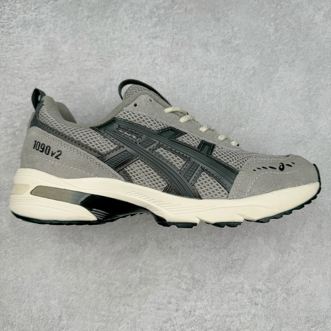 ＃HK ASICS Tiger GEL-1090 系列亚瑟士低帮户外风休闲运动跑步鞋 早在 2019 年 ASICS 就推出了流行的 2004 GEL-1090 的新版本 该产品因其复古外观和舒适的造型而被推向现代街头服饰 现在ASICS 以时下流行的运动美学改造鞋款 以对跑步者的新诠释打造全新 GEL-1090 V2 在新版本中 ASICS 专注于日常衣橱的采用 将优质绒面革和柔软皮革的毛绒组合拼凑在运动鞋的覆盖层上 以柔和的配色为重点，新运动鞋的改良美学为 2019 年发布的 GEL-1090 的金属色调提供了一种简约的选择 然而 它曾经受到运动员广泛喜爱的流线型轮廓在新型号中保持不变 将舒适性和多功能性保持在设计的核心 这款运动鞋还保留了网眼鞋身 确保透气性 圆形鞋带确保贴合 在原版的新进展中 该品牌使用 GEL 系列的最新技术开发更新了运动鞋的外观 简约之选 新运动鞋的改良美学 尺码：36 37 37.5 38 39 39.5 40 40.5 41.5 42 42.5 43.5 44 44.5 45-选品中心