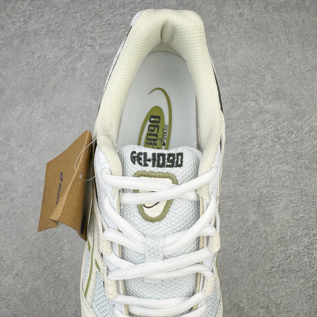 图片[5]-＃HK ASICS Tiger GEL-1090 系列亚瑟士低帮户外风休闲运动跑步鞋 早在 2019 年 ASICS 就推出了流行的 2004 GEL-1090 的新版本 该产品因其复古外观和舒适的造型而被推向现代街头服饰 现在ASICS 以时下流行的运动美学改造鞋款 以对跑步者的新诠释打造全新 GEL-1090 V2 在新版本中 ASICS 专注于日常衣橱的采用 将优质绒面革和柔软皮革的毛绒组合拼凑在运动鞋的覆盖层上 以柔和的配色为重点，新运动鞋的改良美学为 2019 年发布的 GEL-1090 的金属色调提供了一种简约的选择 然而 它曾经受到运动员广泛喜爱的流线型轮廓在新型号中保持不变 将舒适性和多功能性保持在设计的核心 这款运动鞋还保留了网眼鞋身 确保透气性 圆形鞋带确保贴合 在原版的新进展中 该品牌使用 GEL 系列的最新技术开发更新了运动鞋的外观 简约之选 新运动鞋的改良美学 尺码：36 37 37.5 38 39 39.5 40 40.5 41.5 42 42.5 43.5 44 44.5 45-选品中心