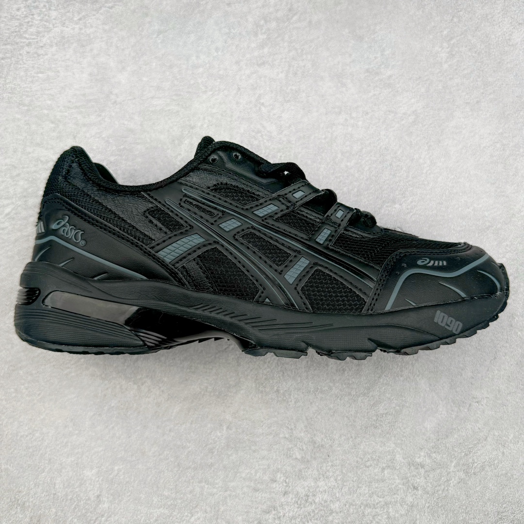 ＃HK ASICS Tiger GEL-1090 系列亚瑟士低帮户外风休闲运动跑步鞋 早在 2019 年 ASICS 就推出了流行的 2004 GEL-1090 的新版本 该产品因其复古外观和舒适的造型而被推向现代街头服饰 现在ASICS 以时下流行的运动美学改造鞋款 以对跑步者的新诠释打造全新 GEL-1090 V2 在新版本中 ASICS 专注于日常衣橱的采用 将优质绒面革和柔软皮革的毛绒组合拼凑在运动鞋的覆盖层上 以柔和的配色为重点，新运动鞋的改良美学为 2019 年发布的 GEL-1090 的金属色调提供了一种简约的选择 然而 它曾经受到运动员广泛喜爱的流线型轮廓在新型号中保持不变 将舒适性和多功能性保持在设计的核心 这款运动鞋还保留了网眼鞋身 确保透气性 圆形鞋带确保贴合 在原版的新进展中 该品牌使用 GEL 系列的最新技术开发更新了运动鞋的外观 简约之选 新运动鞋的改良美学 尺码：36 37 37.5 38 39 39.5 40 40.5 41.5 42 42.5 43.5 44 44.5 45-选品中心