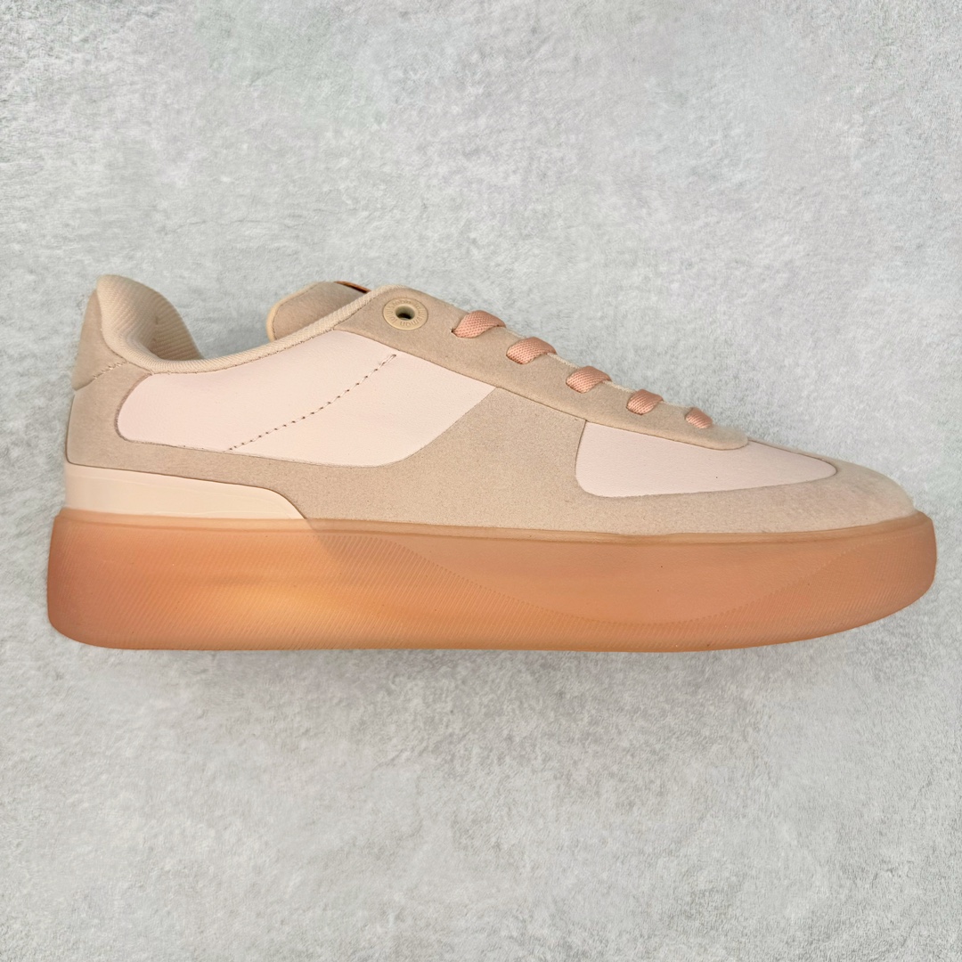 lululemon Cityverse 露露乐檬极简主义减震耐磨低帮生活休闲鞋 Cityverse将运动性能融入经典休闲鞋中，中底提供出色缓震，并贴合足部曲线，带来全天候的舒适感。鞋面采用两种材质拼接，且前半部分采用热熔压胶处理，无任何缝线，保留了鞋身整体性。模制泡沫的鞋垫带来上乘的脚感，在平日休闲穿着时不会磨脚，也能提供轻质软弹的效果。25年来，lululemon一直秉持“感受为先”的设计理念，并相信更好的感受带来更好的表现。此次男鞋的设计亦是如此。投入多年研究，针对男性在不同运动场景中的脚步形态设计了不同鞋履款式。同时，还进行了生物力学与形态学研究，为“他”带来更好的贴合度和感受。尺码：36 36.5 37.5 38 38.5 39 40 40.5 41 42 42.5 43 44 45-选品中心