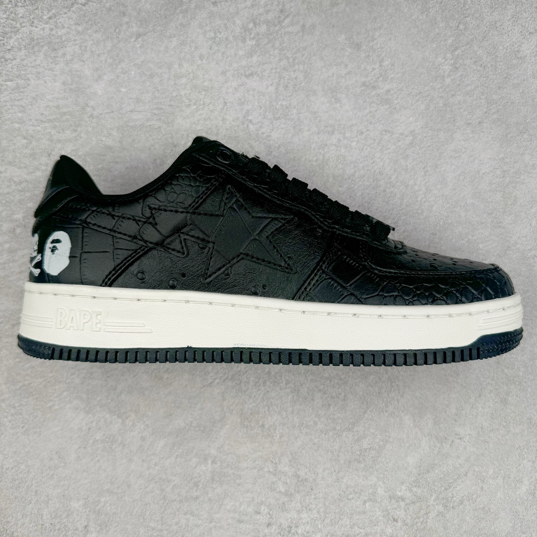 ＃C版纯原 NBHD/NEIGHBORHOOD x 安逸猿BAPE Sta Low 闪星系列低帮经典复古休闲运动板鞋\\\”鳄鱼皮黑白骨头\\\”001FW-J231-901 迎来 30 周年纪念的BAPE最近带来不少联名合作。自家鞋款同样备受追捧，其中潘玮柏、刘雯可以说是这个鼻祖级街头品牌的死忠粉。最近，潘玮柏上脚了BAPE x NEIGHBORHOOD联名鞋。鞋面压印有鳄鱼和鸵鸟皮纹理，后跟则是双方品牌 Logo。虽然热度不高，但质感方面确实能打。刘雯最近多次上脚黑白熊猫配色BAPE STA穿搭这方面自然是没的说，往这一站就很美。尺码：36 36.5 37 38 38.5 39 40 40.5 41 42 42.5 43 44 44.5 45 46-选品中心