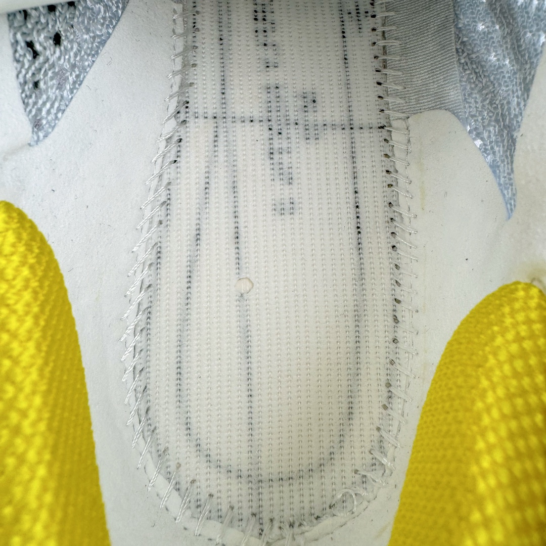 图片[11]-＃纯原 NK Zoom VaporFly Next 3% 编织飞线马拉松三代超级休运动跑鞋 FJ9079-100 保留了NK Systeml的突破性产品科技 且在这个基础上搭载了NK Flyknit鞋面 让这双为比赛竞速而打造的战靴更加轻盈、透气突破性的Zoom X泡棉带来NK跑步至今为止最为出色的能量回馈 尺码：36 36.5 37.5 38 38.5 39 40 40.5 41 42 42.5 43 44 44.5 45-选品中心