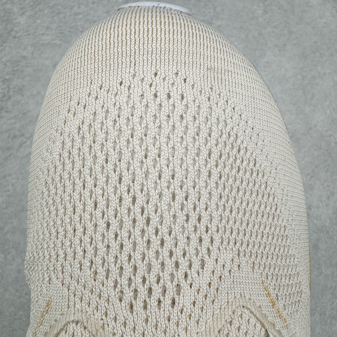 图片[14]-NK Zoom Pegasus 飞马41代马拉松系列网面透气缓震疾速跑鞋 拥有 Zoom Air 一如既往的稳定感和流畅感 鞋面采用工程网眼设计 为特定高热区域营造出色透气性 进一步增加鞋面的穿孔数量 让足部能够快速散热 中足搭配 Flywire 飞线 在高速运动时营造舒适稳定的贴合感 内置Zoon气垫加持 动力十足 货号：FD2722-106 尺码：36 36.5 37.5 38 38.5 39 40 40.5 41 42 42.5 43 44 44.5 45-选品中心