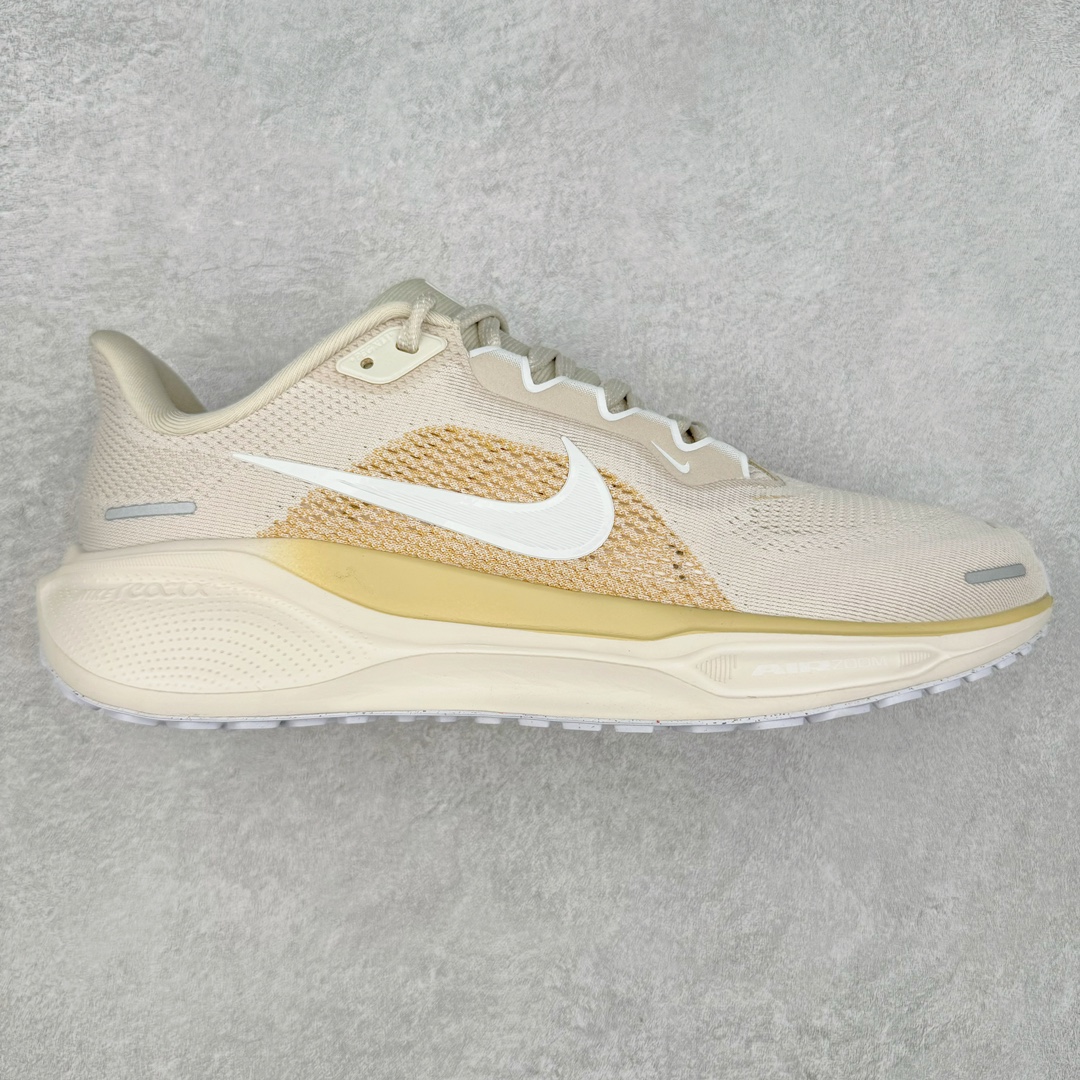 NK Zoom Pegasus 飞马41代马拉松系列网面透气缓震疾速跑鞋 拥有 Zoom Air 一如既往的稳定感和流畅感 鞋面采用工程网眼设计 为特定高热区域营造出色透气性 进一步增加鞋面的穿孔数量 让足部能够快速散热 中足搭配 Flywire 飞线 在高速运动时营造舒适稳定的贴合感 内置Zoon气垫加持 动力十足 货号：FD2722-106 尺码：36 36.5 37.5 38 38.5 39 40 40.5 41 42 42.5 43 44 44.5 45-选品中心