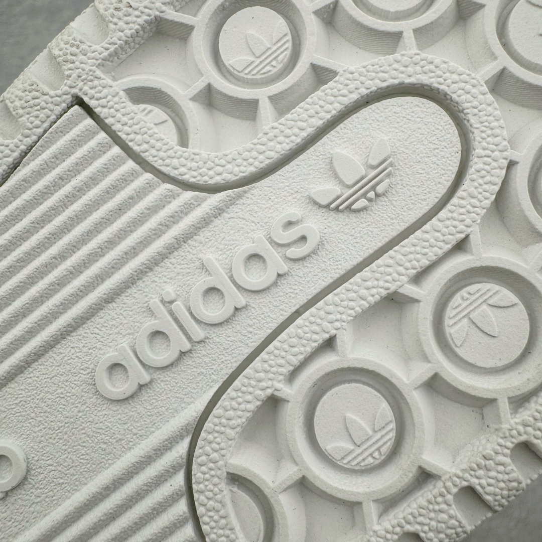 图片[17]-＃C版纯原 AD Forum 84 Low OG 低帮百搭潮流休闲运动板鞋 IH7828 以复古篮球鞋的外形为基础 采用皮革拼接 简约百搭 更加贴合舒适 中底内侧网格造型起到点睛之笔 外底橡胶 更显复古 尺码：36 36.5 37.5 38 38.5 39 40 40.5 41 42 42.5 43 44 44.5 45-选品中心