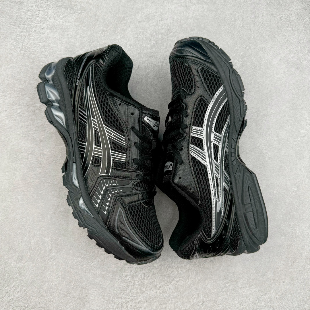 图片[3]-＃HK纯原 ASICS GEL-KAYANO 14 亚瑟士K14系列户外复古潮流百搭织物合成革缓震休闲跑步鞋 原装纸板楦头开发 独家私模五层组合大底 原厂定制缓震硅胶加持 原盒原配 官方四联吊牌 原装Ortholite轻量化鞋垫 设计师 Hidenori Yamashita 以「Flash」一词为灵感 创造出未来感金属色鞋面 改造升级内在性能 由内而外全面革新 为 GEL-KAYANO 家族传承及经典跑鞋文化的延续 创下里程碑式作品 K14跑鞋重新诠释了复古的跑步形状 并以其 2000 年代后期的美学理念重新铺装 银色与蓝色的鞋面极为高档 网面铺陈与鞋面、鞋头多处细节位增添了透气性 鞋后跟部中底上以及多密度耐磨鞋底增加了 GEL 缓震胶 提供高抗冲击性、缓冲性、可保护脚部免受地面冲击的影响 穿着舒适性十足 尺码：35.5 36 37 37.5 38 39 39.5 40.5 41.5 42 42.5 43.5 44 45-选品中心