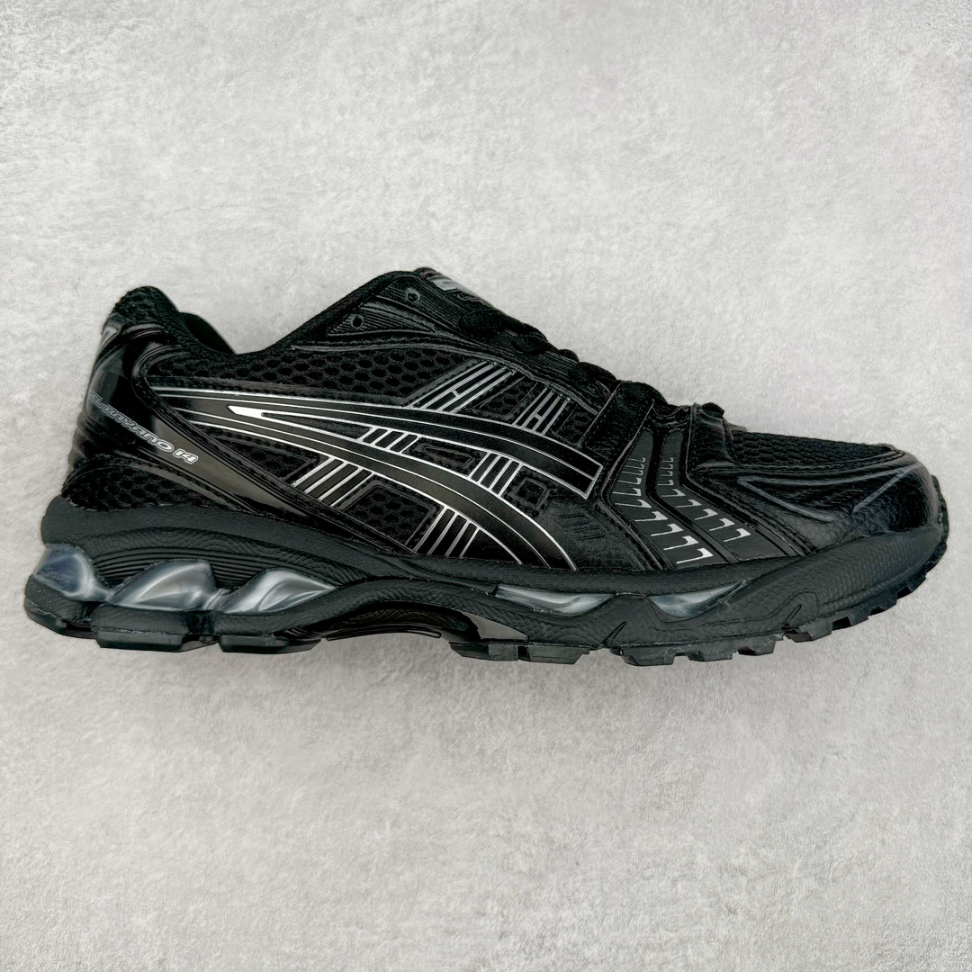 ＃HK纯原 ASICS GEL-KAYANO 14 亚瑟士K14系列户外复古潮流百搭织物合成革缓震休闲跑步鞋 原装纸板楦头开发 独家私模五层组合大底 原厂定制缓震硅胶加持 原盒原配 官方四联吊牌 原装Ortholite轻量化鞋垫 设计师 Hidenori Yamashita 以「Flash」一词为灵感 创造出未来感金属色鞋面 改造升级内在性能 由内而外全面革新 为 GEL-KAYANO 家族传承及经典跑鞋文化的延续 创下里程碑式作品 K14跑鞋重新诠释了复古的跑步形状 并以其 2000 年代后期的美学理念重新铺装 银色与蓝色的鞋面极为高档 网面铺陈与鞋面、鞋头多处细节位增添了透气性 鞋后跟部中底上以及多密度耐磨鞋底增加了 GEL 缓震胶 提供高抗冲击性、缓冲性、可保护脚部免受地面冲击的影响 穿着舒适性十足 尺码：35.5 36 37 37.5 38 39 39.5 40.5 41.5 42 42.5 43.5 44 45-选品中心