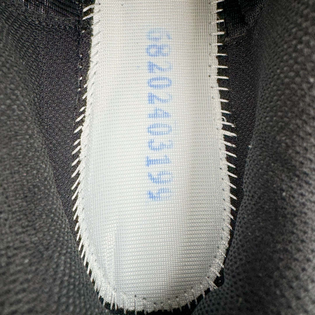 图片[10]-＃HK纯原 ASICS GEL-KAYANO 14 亚瑟士K14系列户外复古潮流百搭织物合成革缓震休闲跑步鞋 原装纸板楦头开发 独家私模五层组合大底 原厂定制缓震硅胶加持 原盒原配 官方四联吊牌 原装Ortholite轻量化鞋垫 设计师 Hidenori Yamashita 以「Flash」一词为灵感 创造出未来感金属色鞋面 改造升级内在性能 由内而外全面革新 为 GEL-KAYANO 家族传承及经典跑鞋文化的延续 创下里程碑式作品 K14跑鞋重新诠释了复古的跑步形状 并以其 2000 年代后期的美学理念重新铺装 银色与蓝色的鞋面极为高档 网面铺陈与鞋面、鞋头多处细节位增添了透气性 鞋后跟部中底上以及多密度耐磨鞋底增加了 GEL 缓震胶 提供高抗冲击性、缓冲性、可保护脚部免受地面冲击的影响 穿着舒适性十足 尺码：35.5 36 37 37.5 38 39 39.5 40.5 41.5 42 42.5 43.5 44 45-选品中心