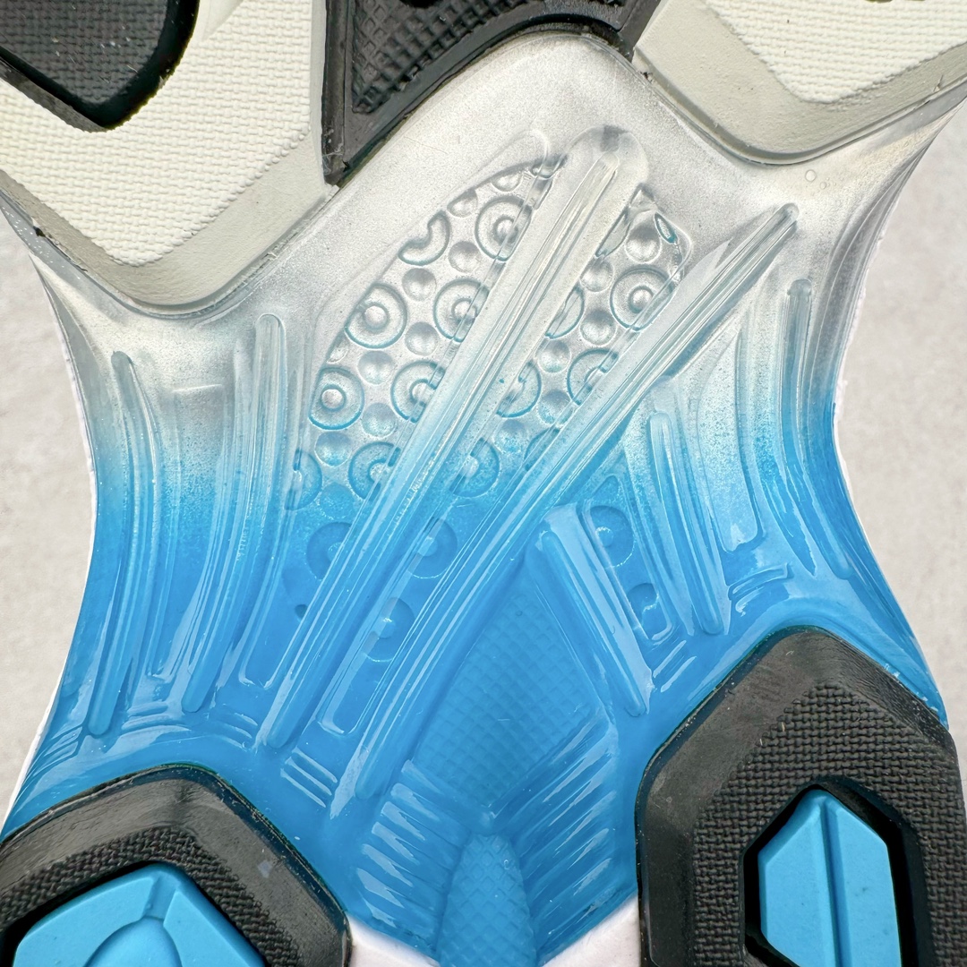 图片[11]-＃HK纯原 ASICS GEL-KAYANO 14 亚瑟士K14系列户外复古潮流百搭织物合成革缓震休闲跑步鞋 原装纸板楦头开发 独家私模五层组合大底 原厂定制缓震硅胶加持 原盒原配 官方四联吊牌 原装Ortholite轻量化鞋垫 设计师 Hidenori Yamashita 以「Flash」一词为灵感 创造出未来感金属色鞋面 改造升级内在性能 由内而外全面革新 为 GEL-KAYANO 家族传承及经典跑鞋文化的延续 创下里程碑式作品 K14跑鞋重新诠释了复古的跑步形状 并以其 2000 年代后期的美学理念重新铺装 银色与蓝色的鞋面极为高档 网面铺陈与鞋面、鞋头多处细节位增添了透气性 鞋后跟部中底上以及多密度耐磨鞋底增加了 GEL 缓震胶 提供高抗冲击性、缓冲性、可保护脚部免受地面冲击的影响 穿着舒适性十足 尺码：35.5 36 37 37.5 38 39 39.5 40.5 41.5 42 42.5 43.5 44 45-选品中心